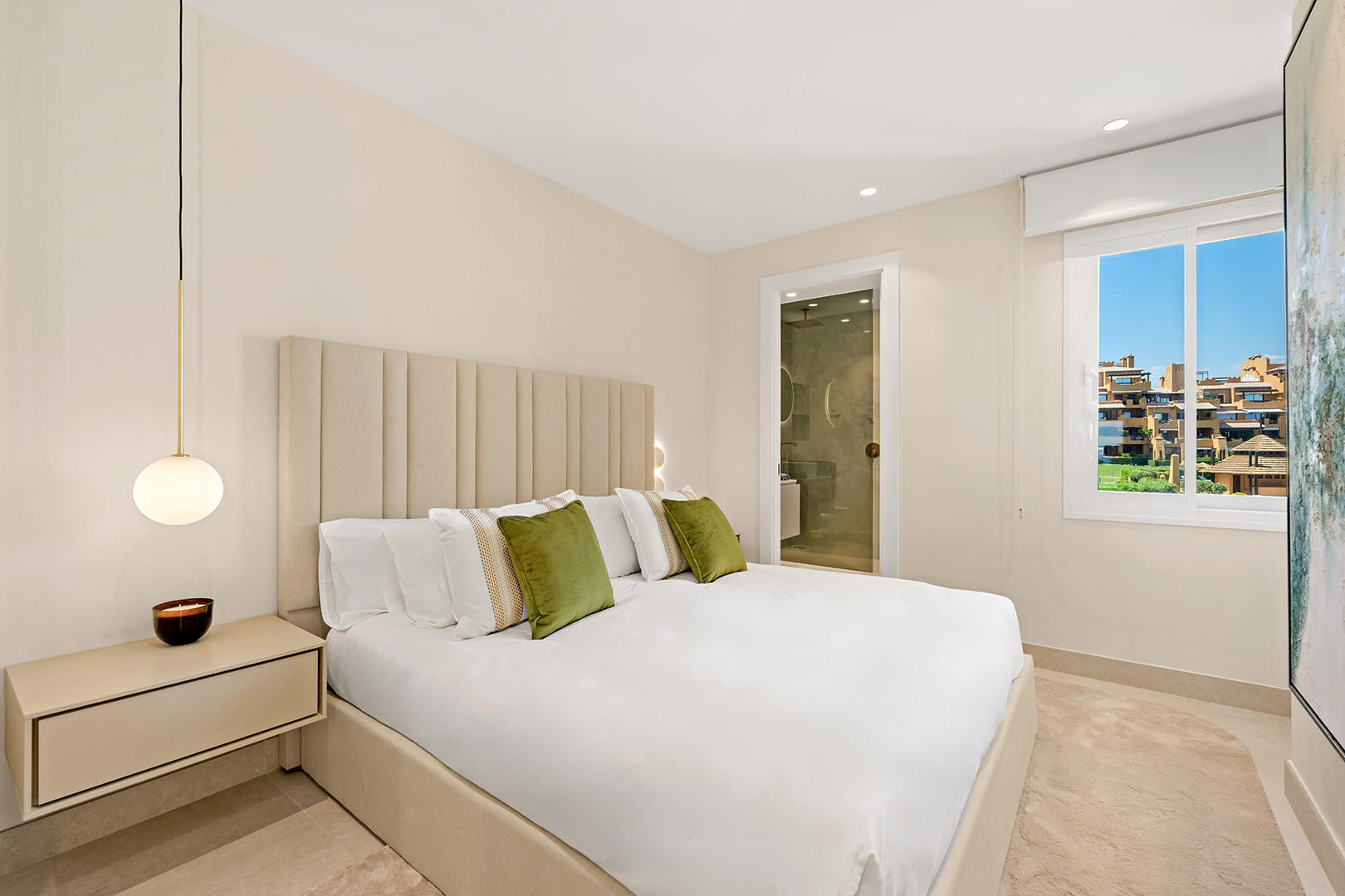 Living in front of the sea: sophistication and exclusivity in the New Golden Mile