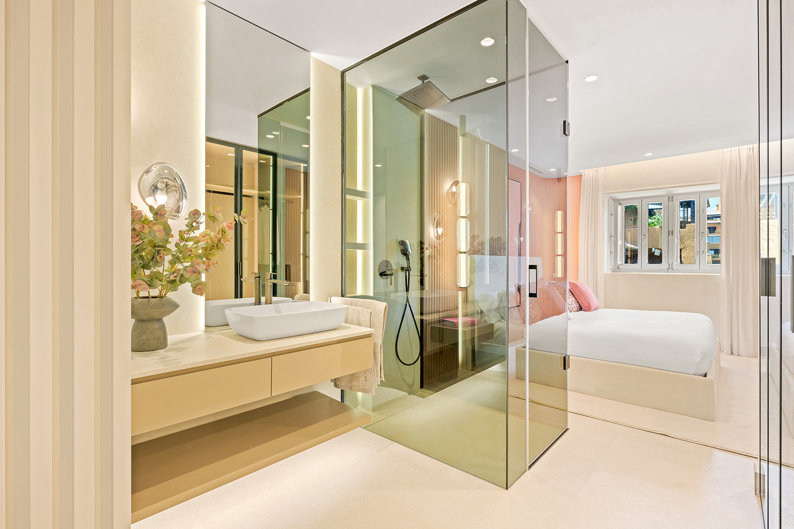 Living in front of the sea: sophistication and exclusivity in the New Golden Mile
