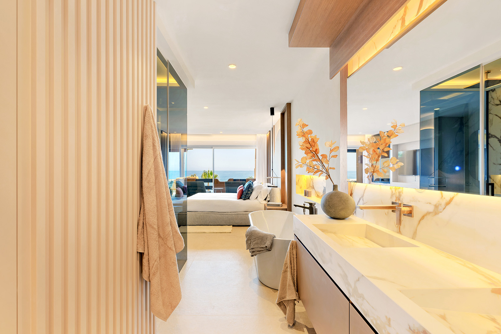 Living in front of the sea: sophistication and exclusivity in the New Golden Mile