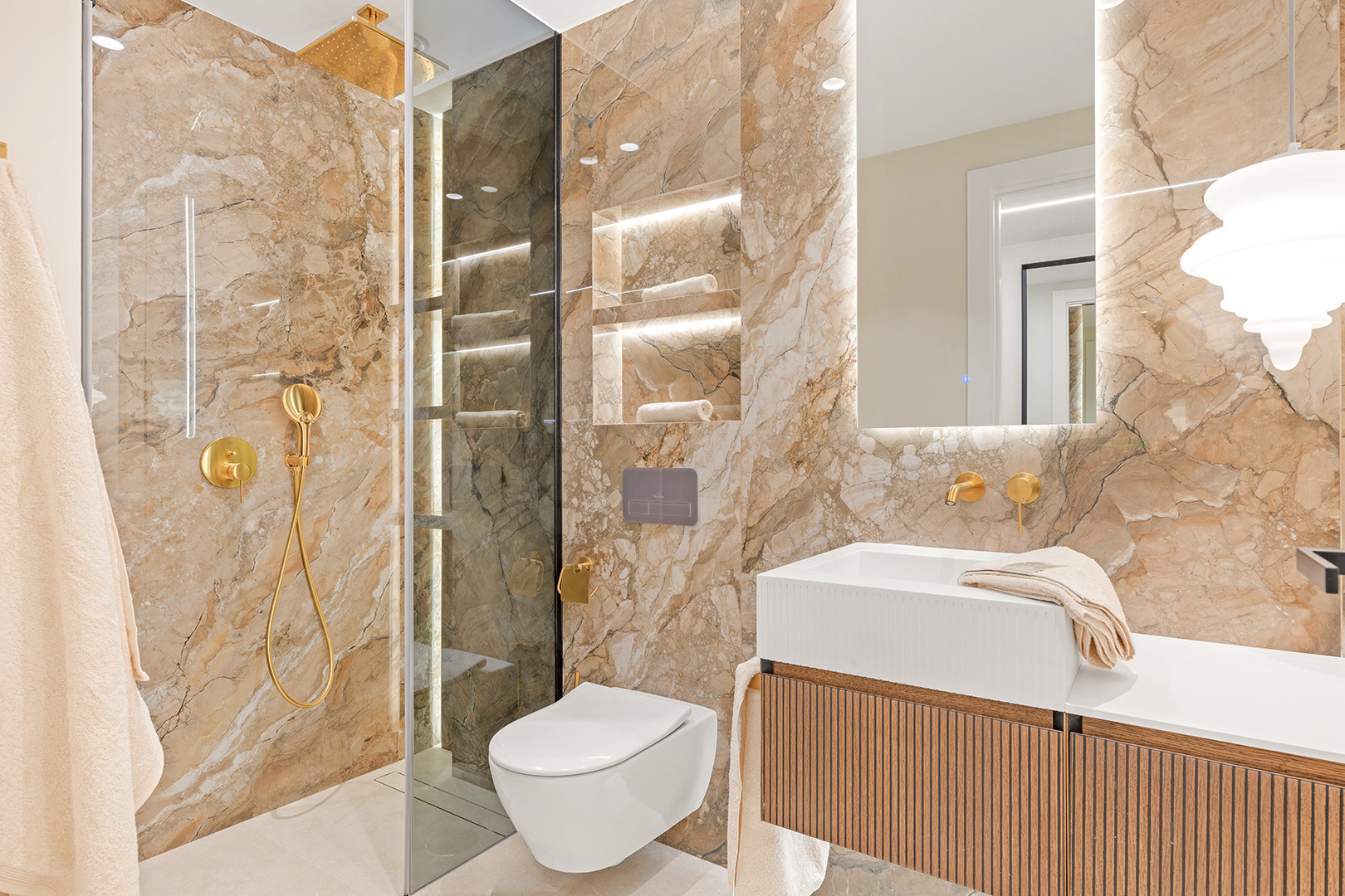 Living in front of the sea: sophistication and exclusivity in the New Golden Mile