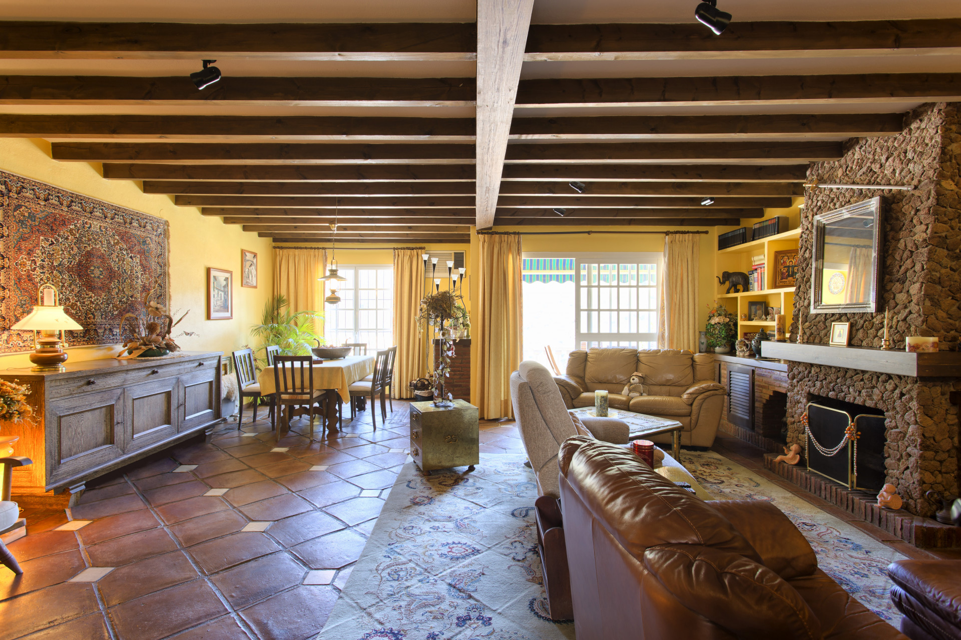 Andalusian charm with panoramic views in Benahavís