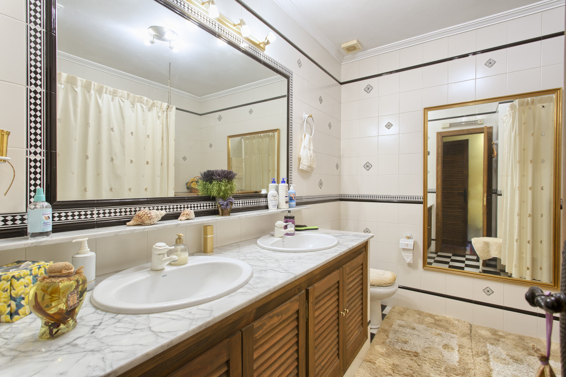 Andalusian charm with panoramic views in Benahavís