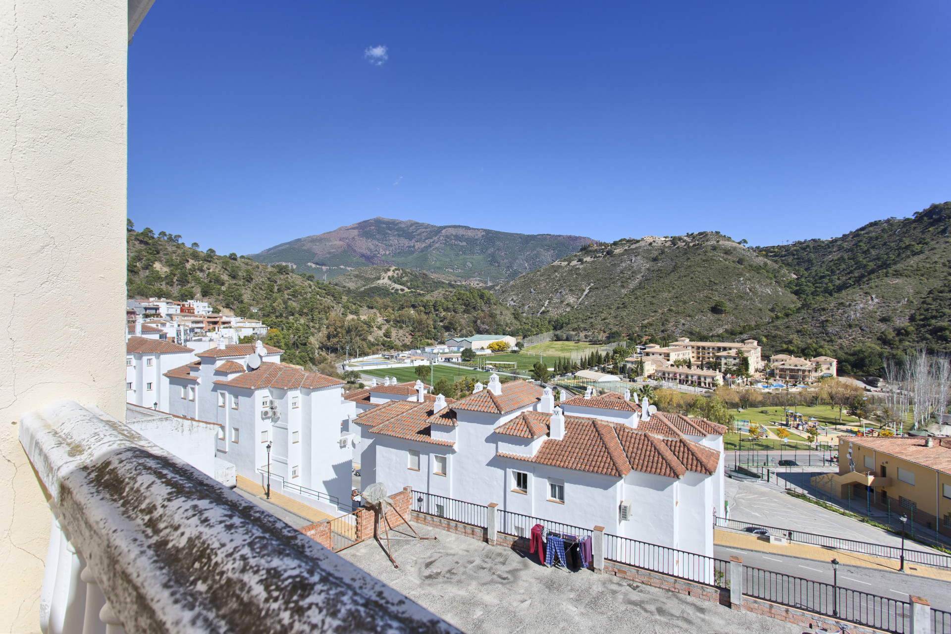 Andalusian charm with panoramic views in Benahavís