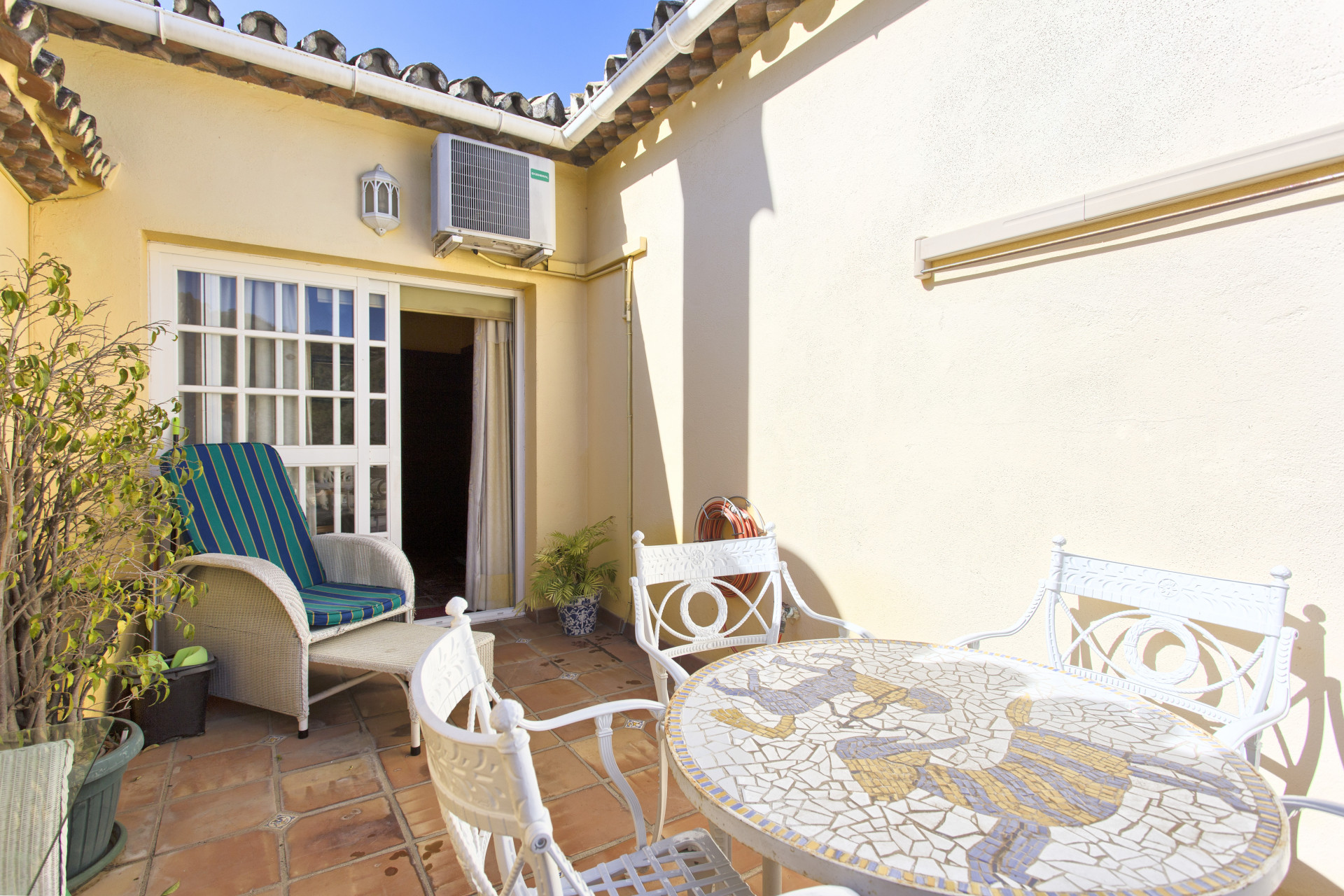 Andalusian charm with panoramic views in Benahavís