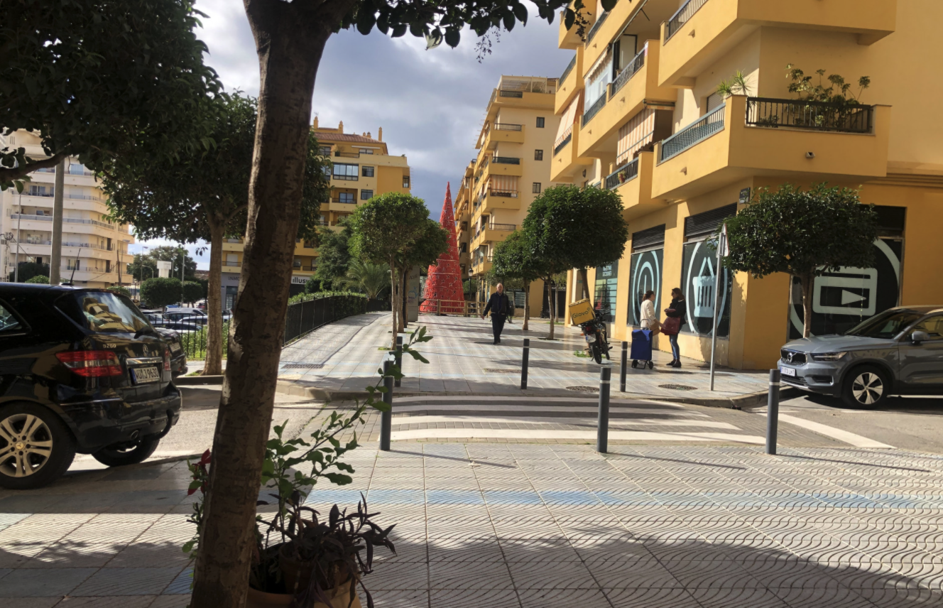 Gran Local Comercial mit unendlichen Möglichkeiten - San Pedro de Alcántara