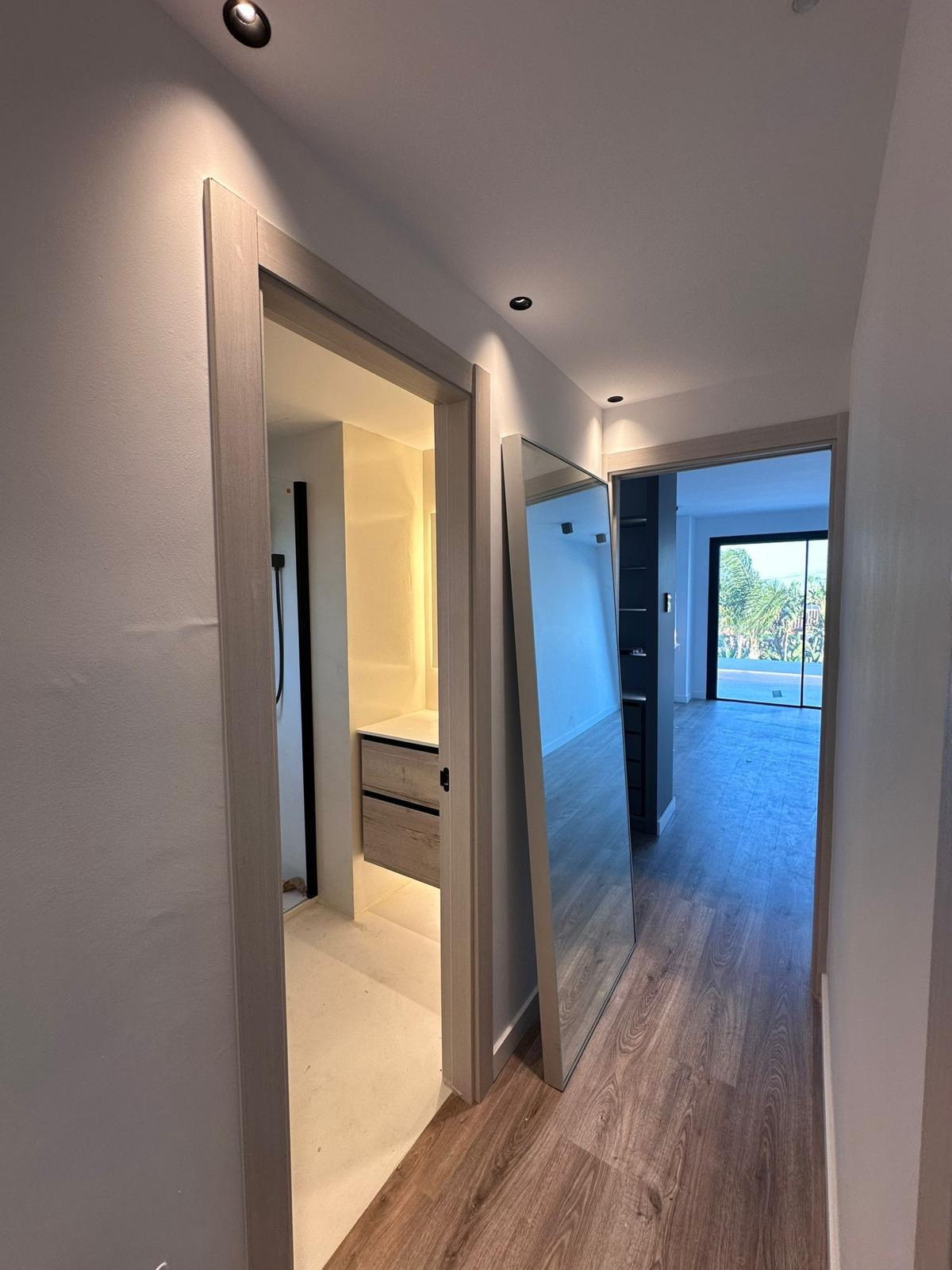 Image {index}: Detached Villa For sale, Estepona, €1,495,000 [318-02334MAU]