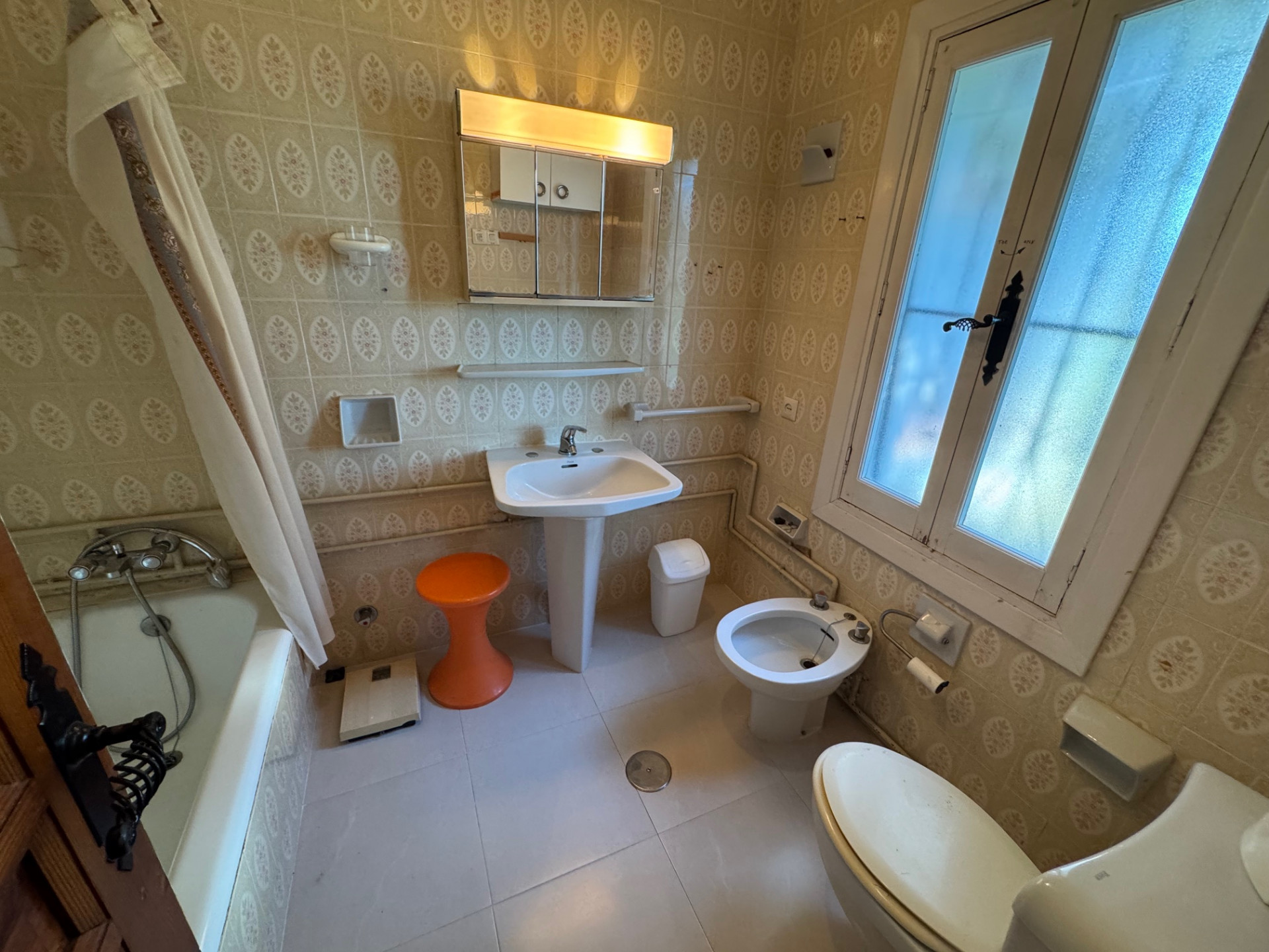 Charming villa with great potential in Middle Paradise – New Golden Mile