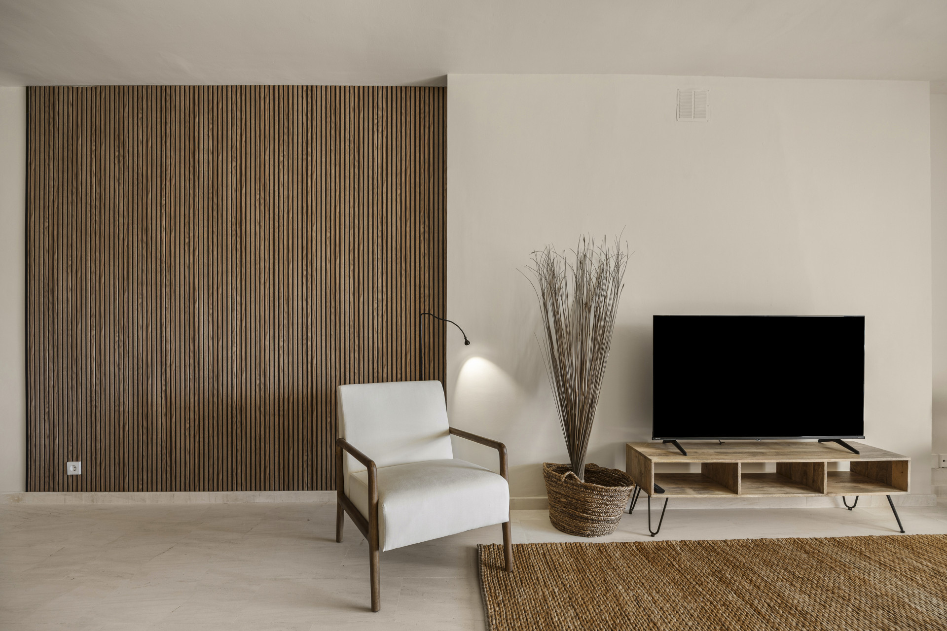 WW2102