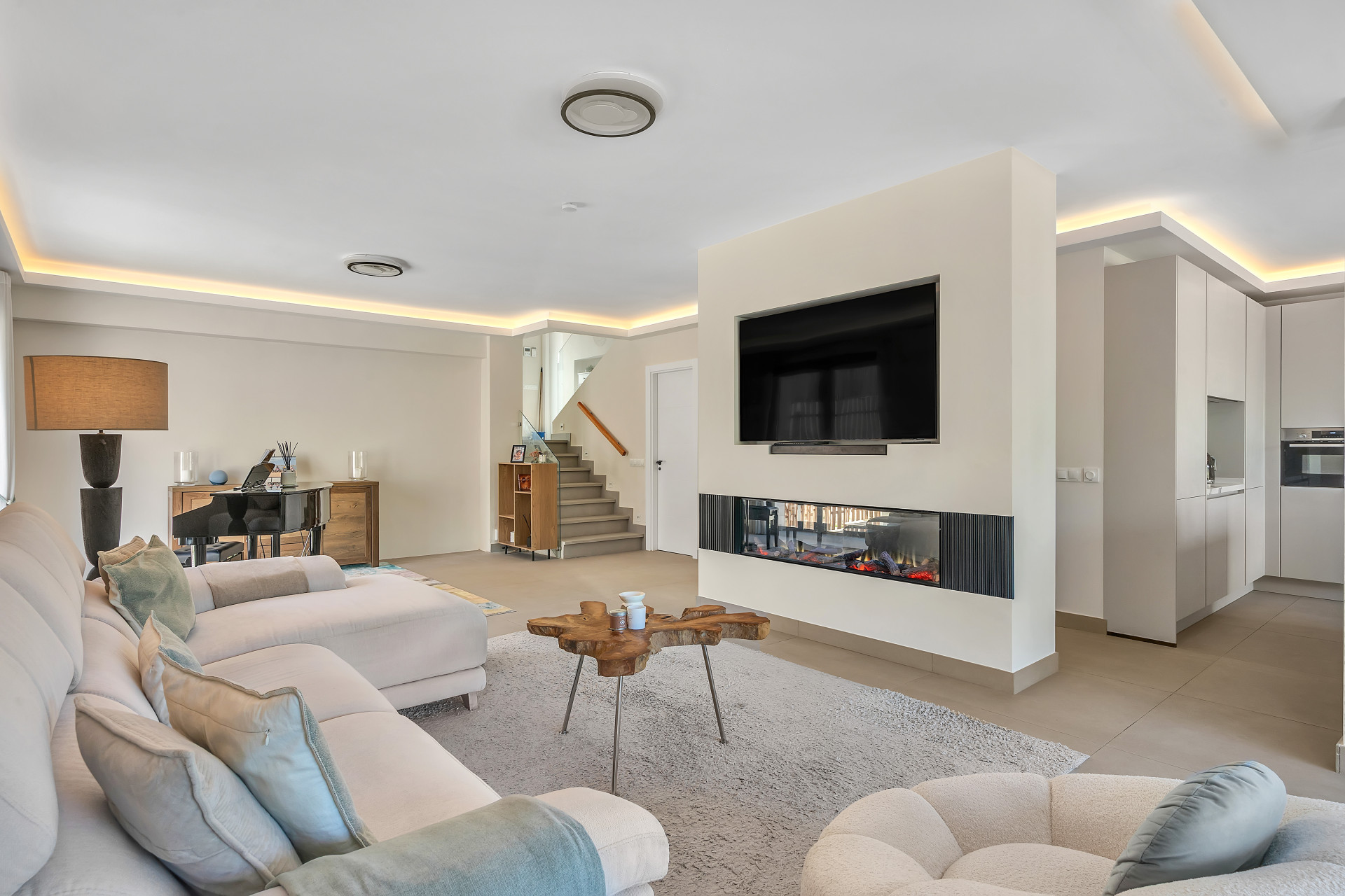 photo of WW2105