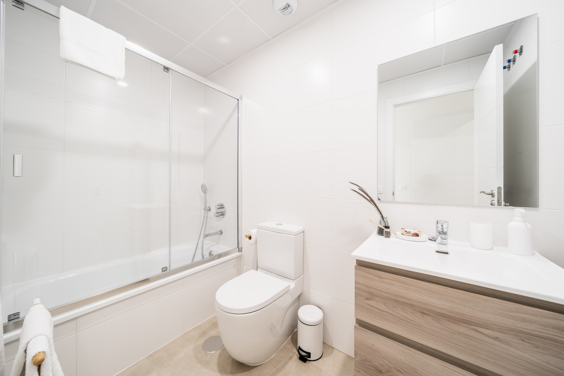 Brand-new 2-bedroom middle floor apartment in Aires de Guadaiza - La Campana — photo 10