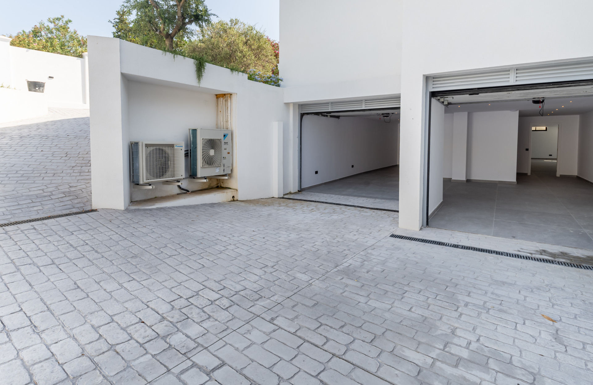 Andalusian-Inspired Villa near Atalaya Golf