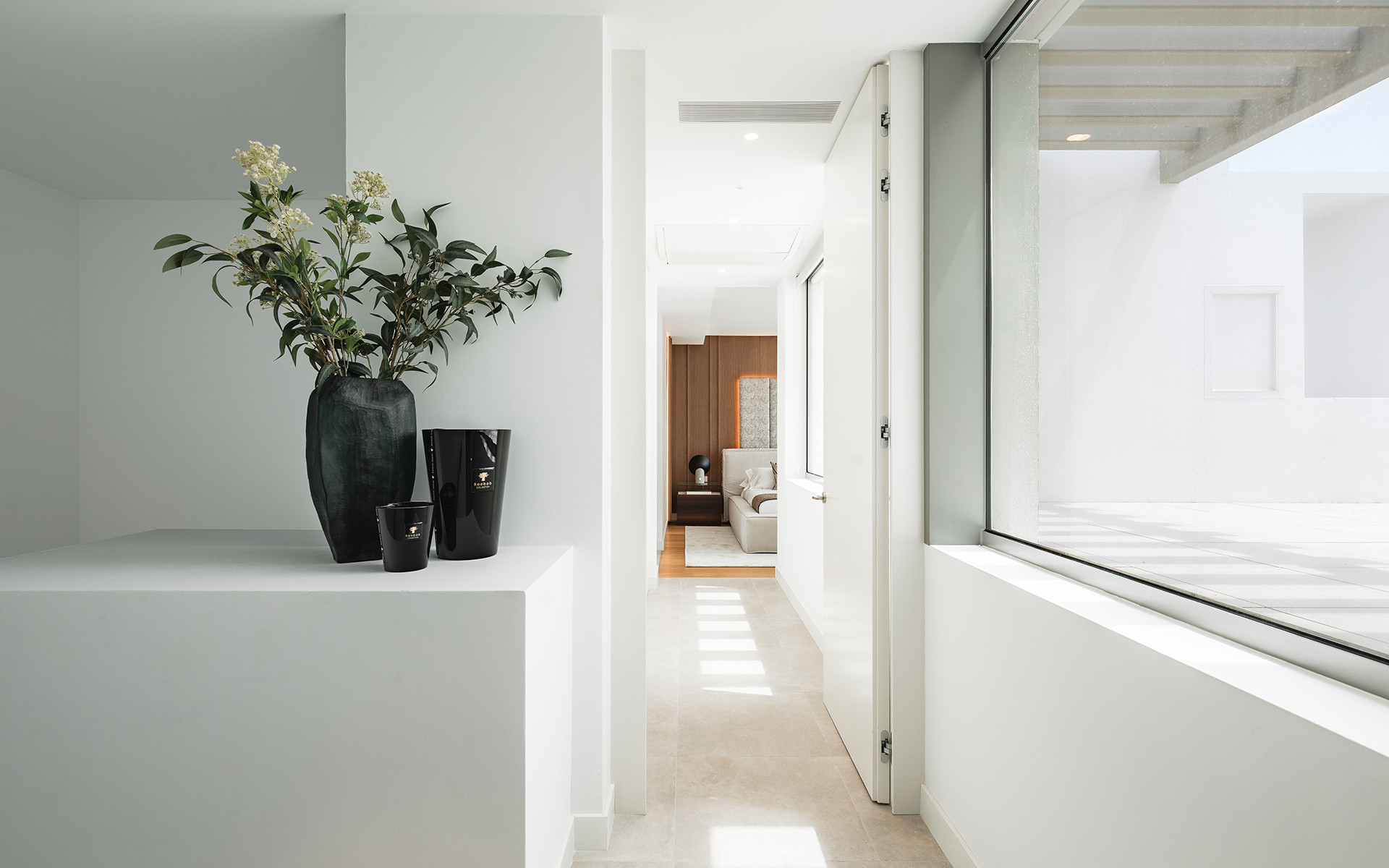 Elegant Contemporary Villa with 5 En-Suite Bedrooms in El Paraíso, New Golden Mile, Marbella