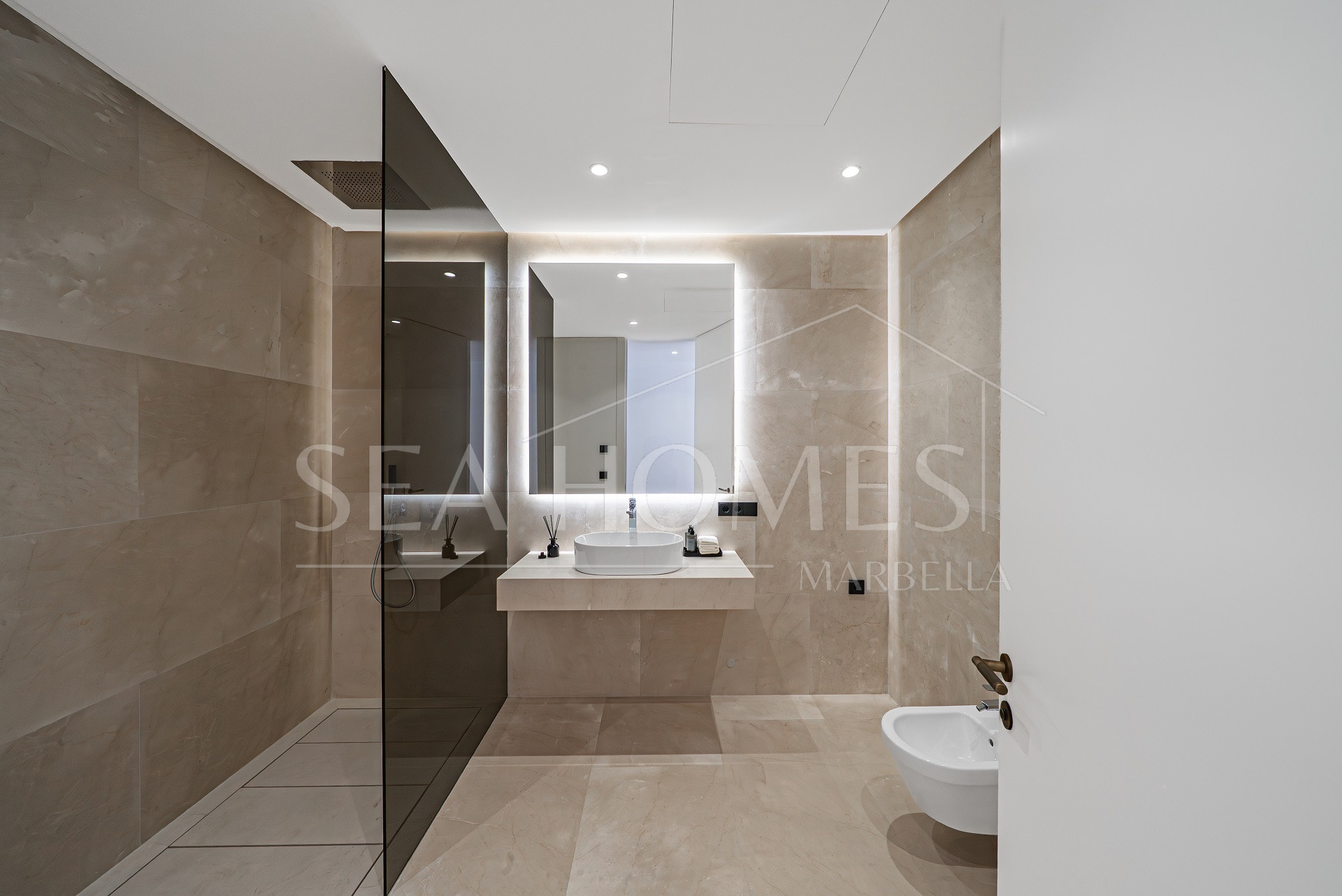 EXCLUSIVE DETACHED VILLAS IN LOMAS DE MARBELLA CLUB