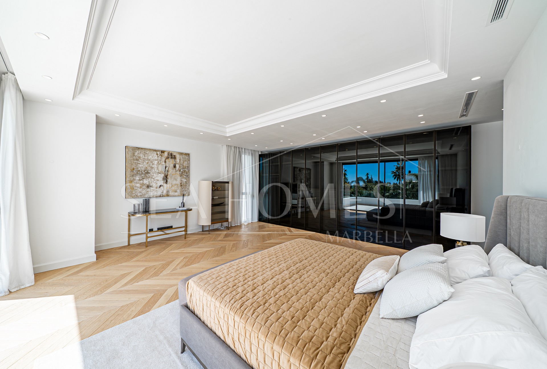 EXCLUSIVE DETACHED VILLAS IN LOMAS DE MARBELLA CLUB