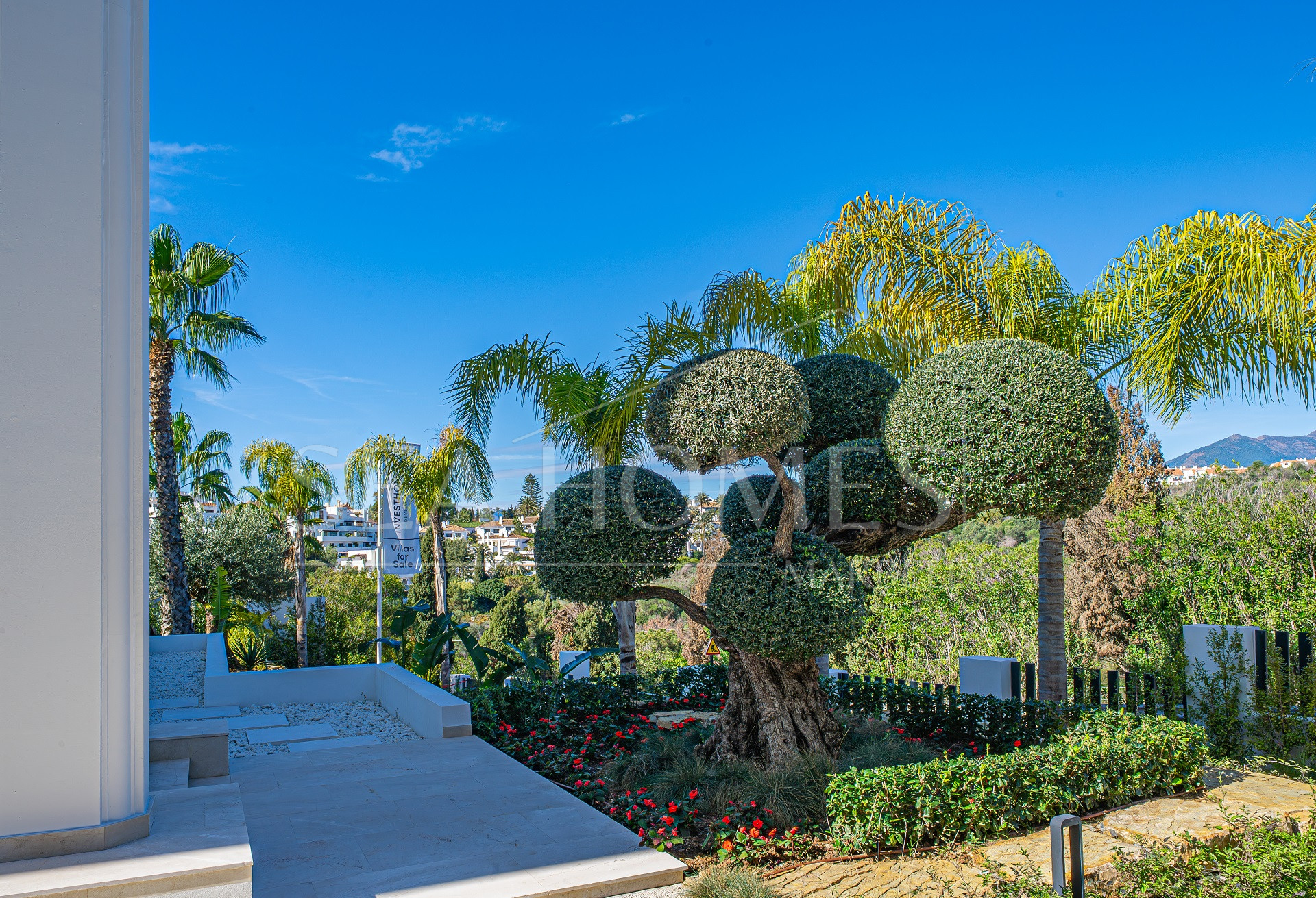 EXCLUSIVE DETACHED VILLAS IN LOMAS DE MARBELLA CLUB