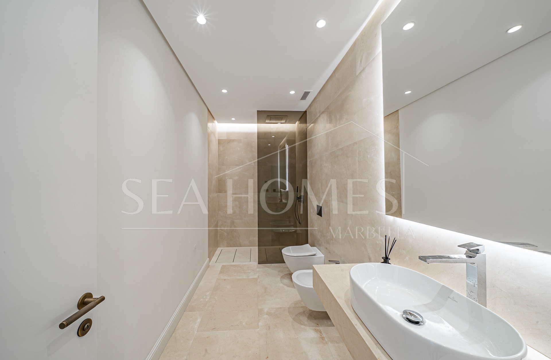 EXCLUSIVE DETACHED VILLAS IN LOMAS DE MARBELLA CLUB