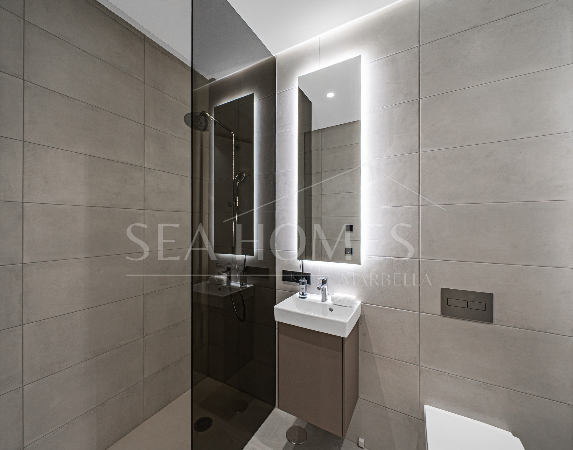 EXCLUSIVE DETACHED VILLAS IN LOMAS DE MARBELLA CLUB