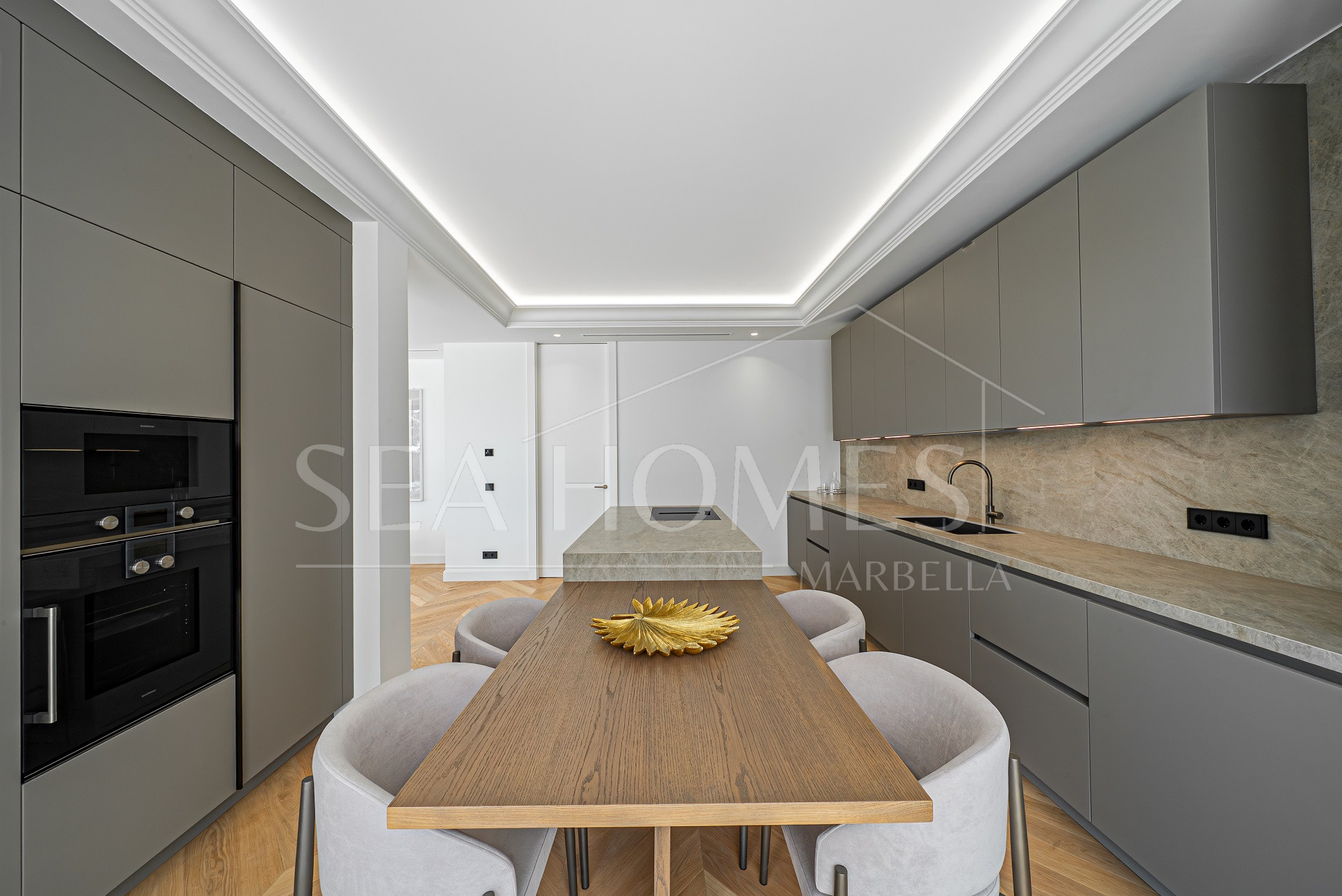 EXCLUSIVE DETACHED VILLAS IN LOMAS DE MARBELLA CLUB
