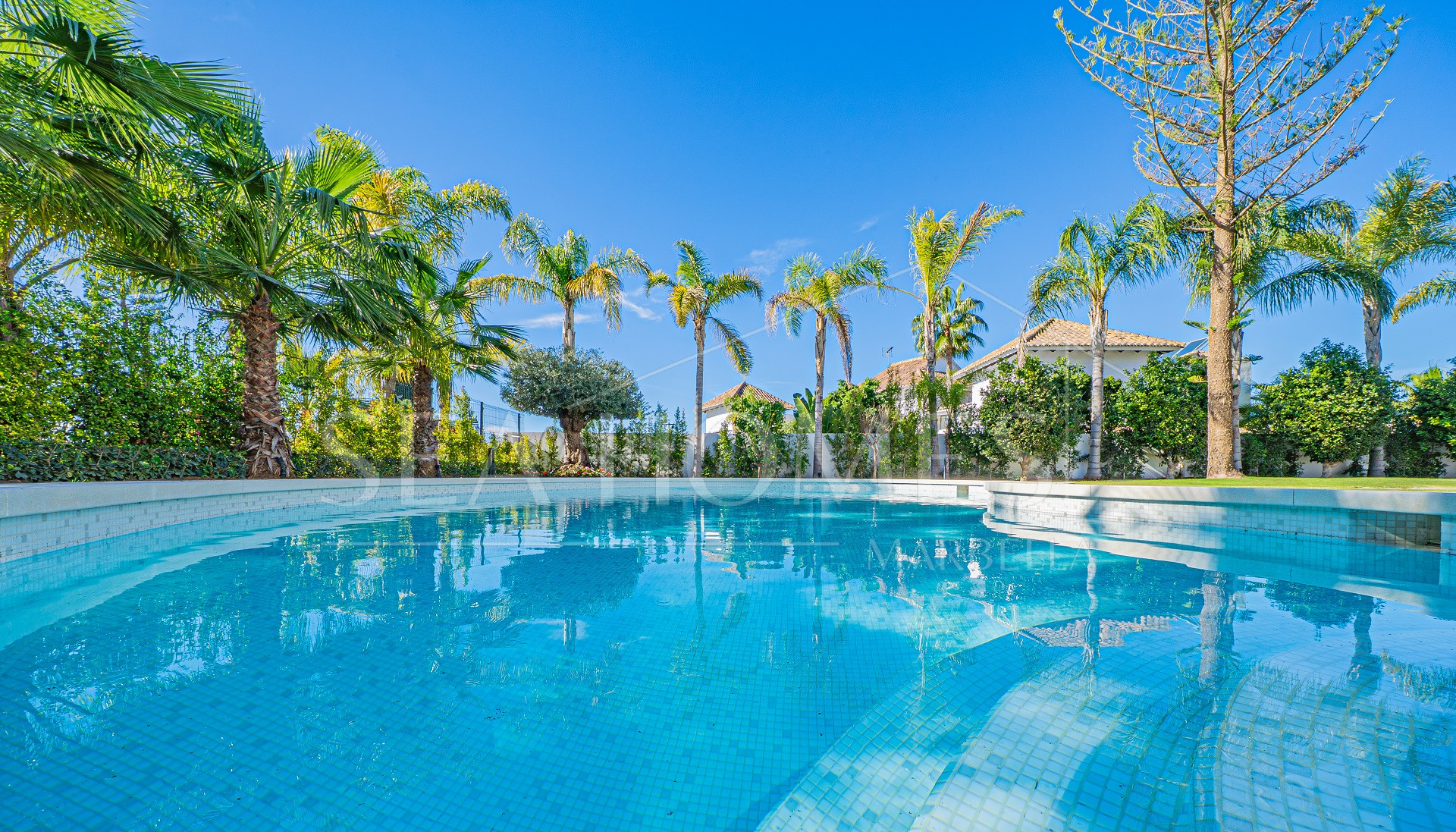 EXCLUSIVE DETACHED VILLAS IN LOMAS DE MARBELLA CLUB