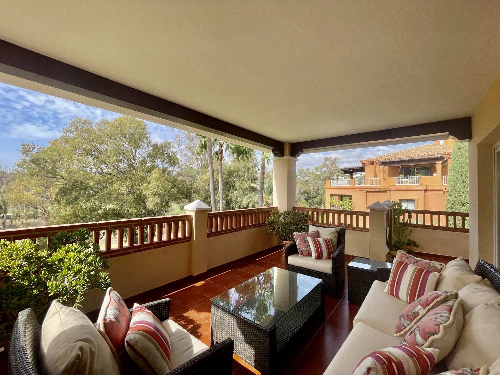 Apartamento en venta Estepona-327-01388P25