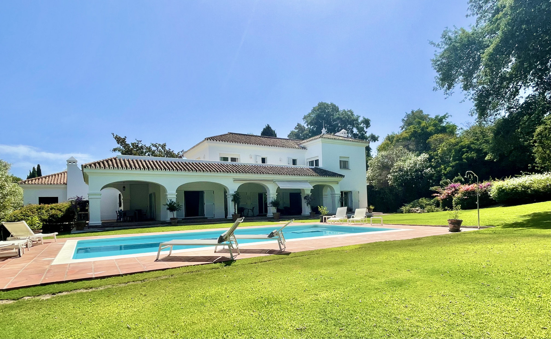 Exterior Villa en alquiler vacacional en Sotogrande Costa
