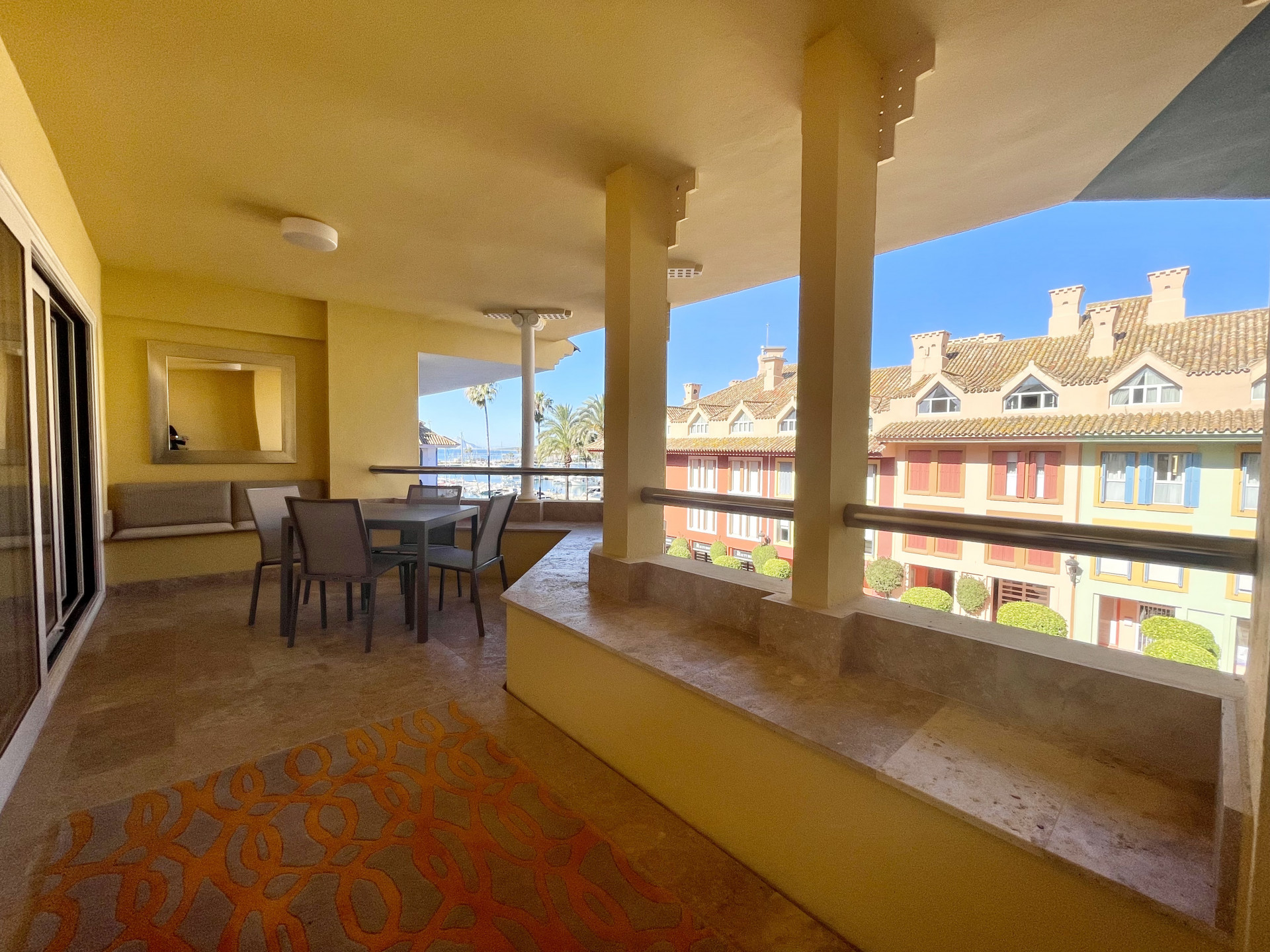 Imagenes exteriores de Apartamento en alquiler vacacional en Sotogrande Puerto Deportivo