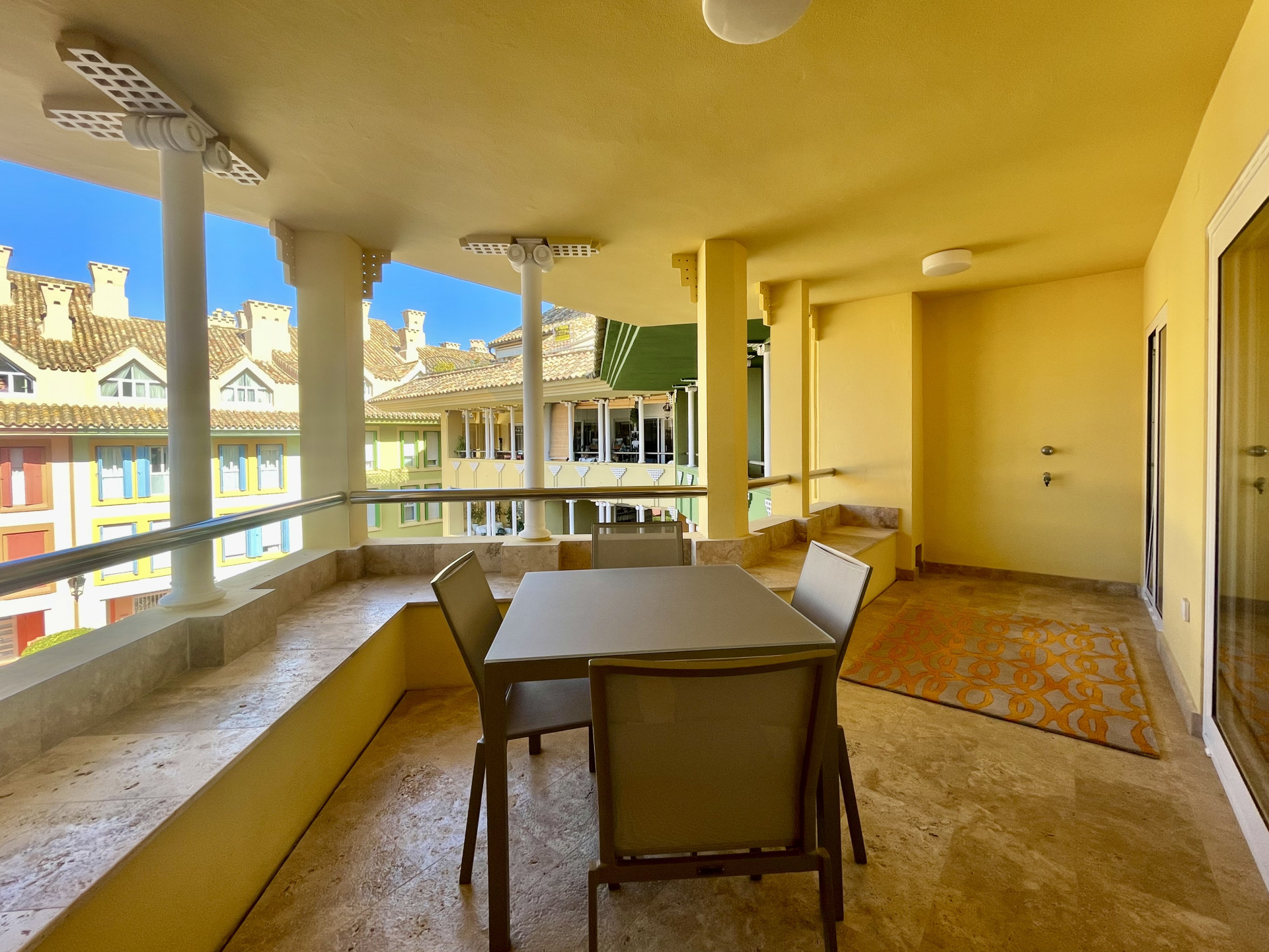 Exterior Apartamento en alquiler vacacional en Sotogrande Puerto Deportivo