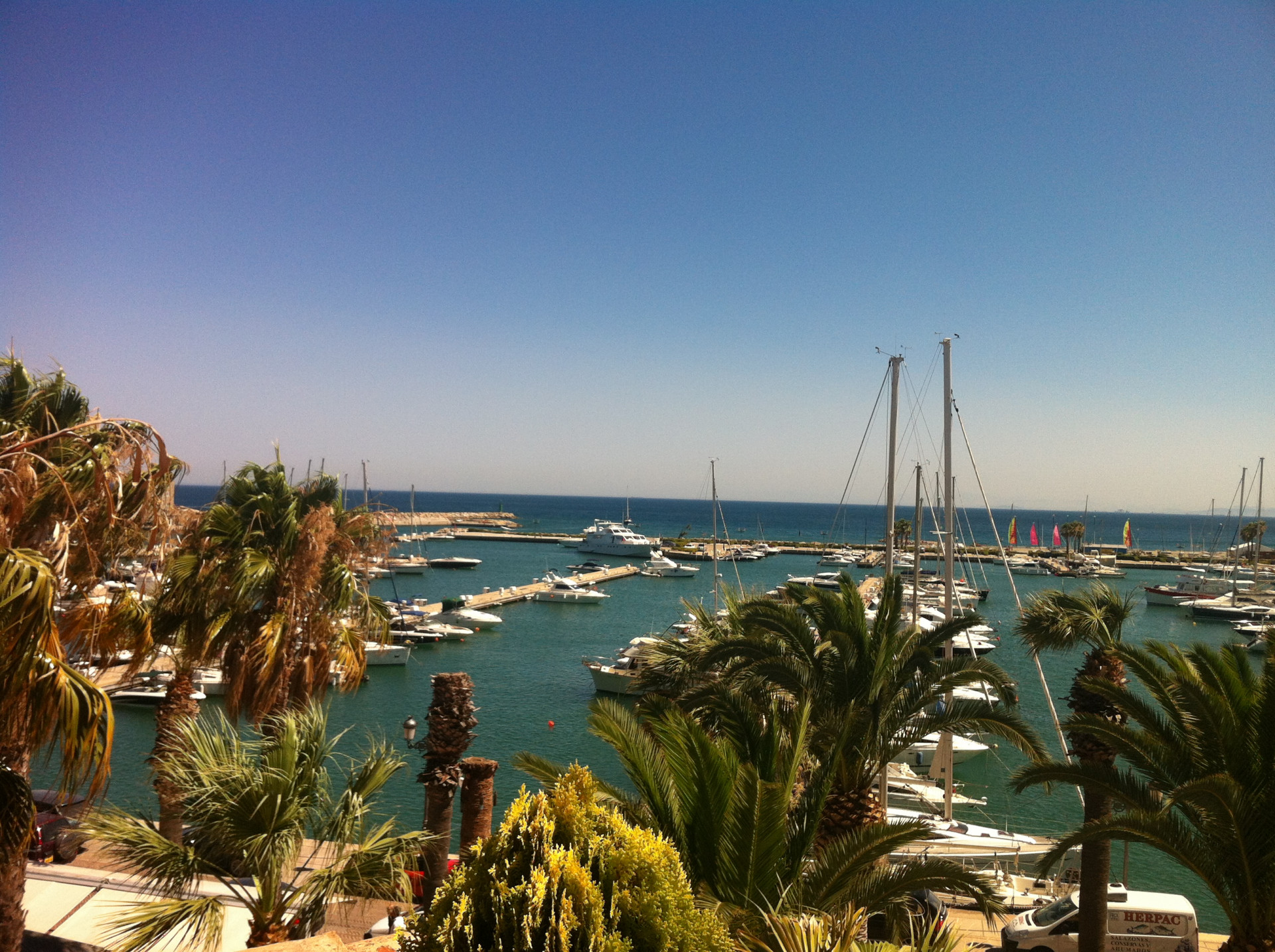 Imagenes Atraque en venta en Sotogrande Puerto Deportivo