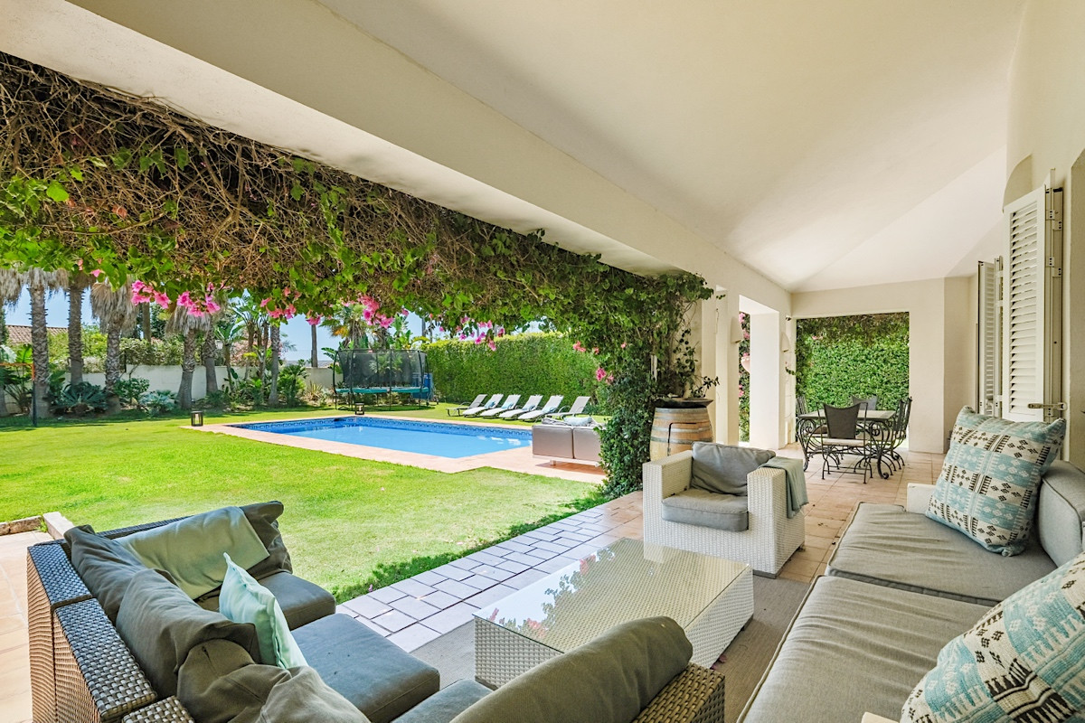 Exterior Villa en alquiler vacacional en Sotogrande Alto