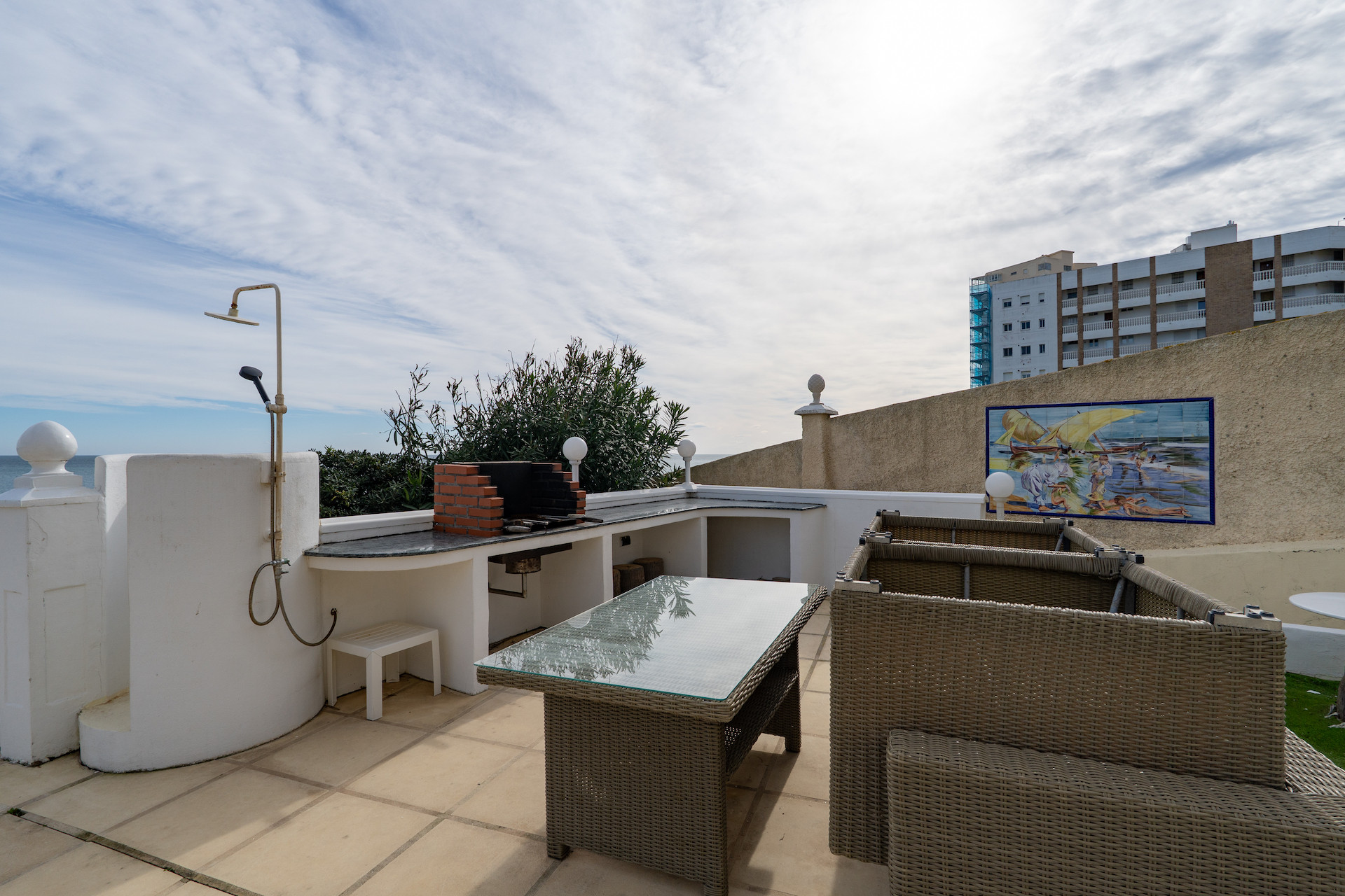 Imagenes Villa en venta en Torreguadiaro