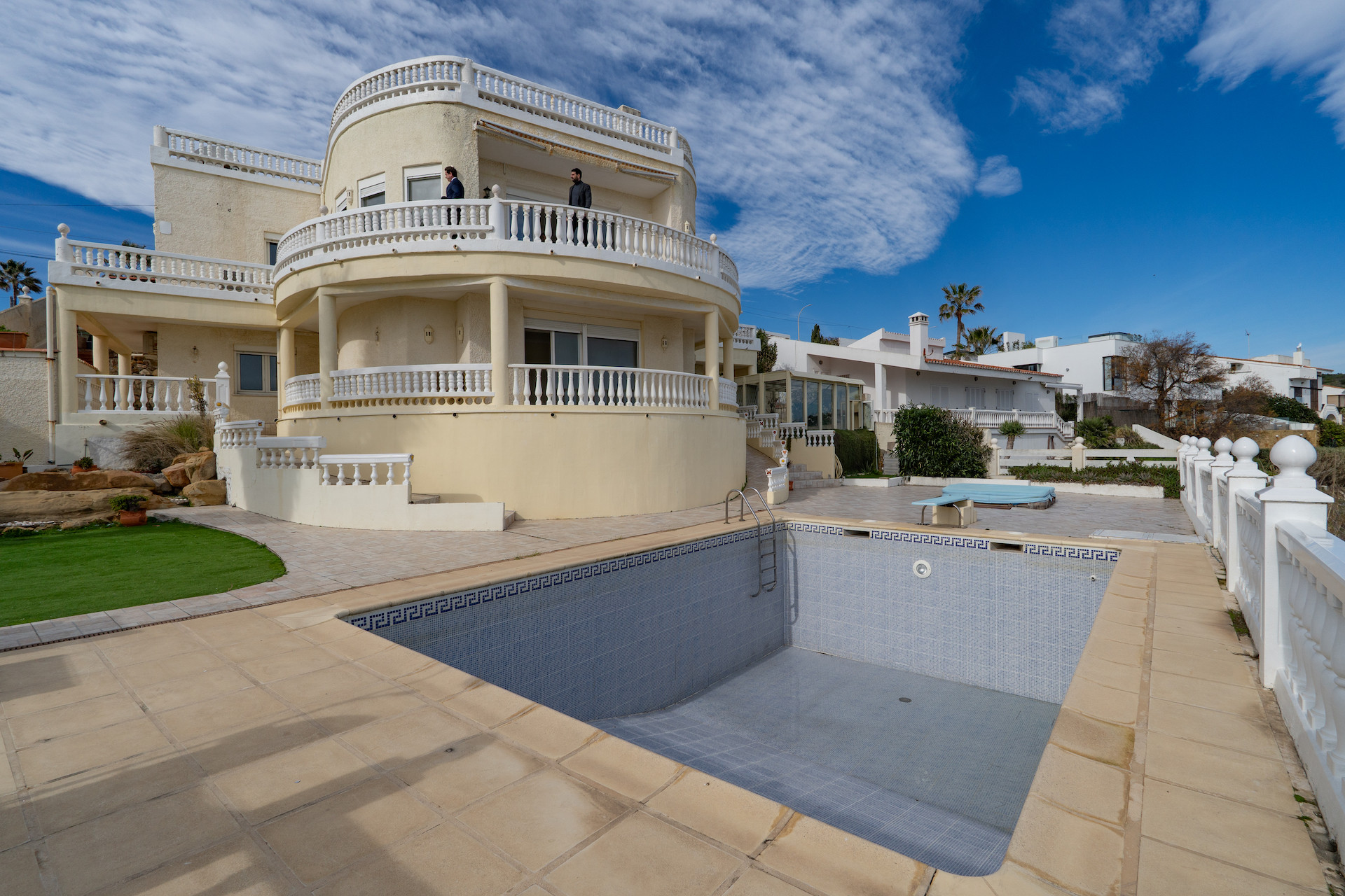 Exterior Villa en venta en Torreguadiaro