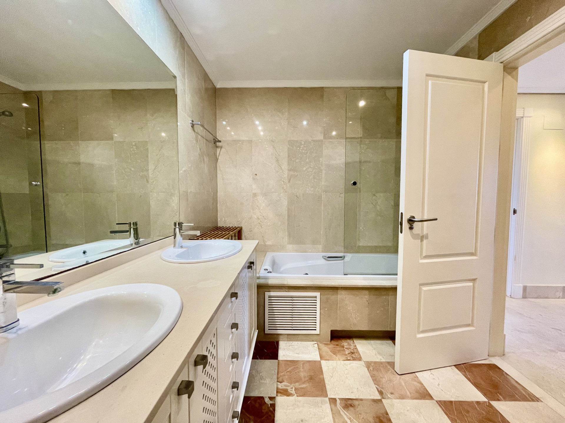 Imagenes Ático en venta en Marina de Sotogrande