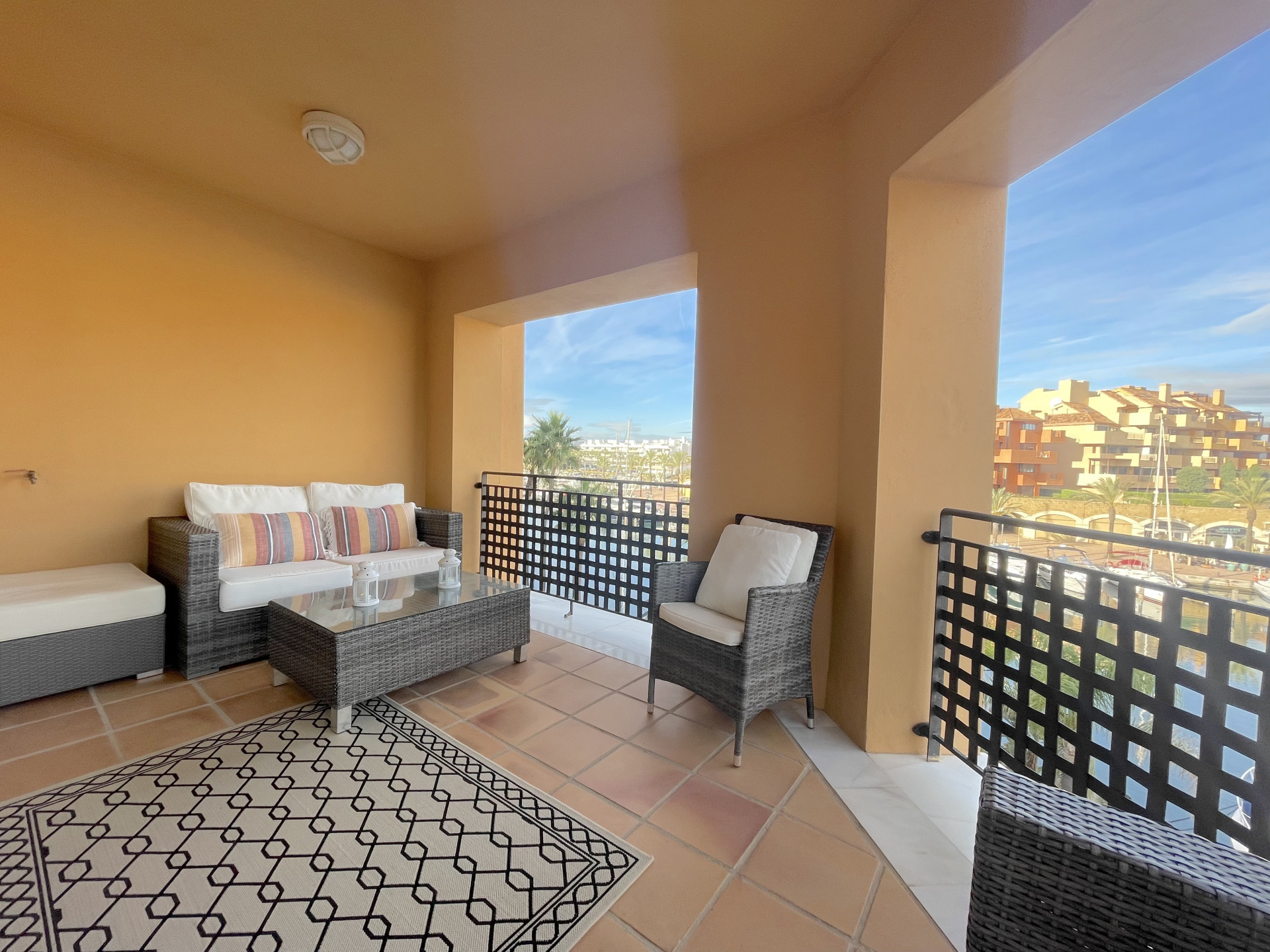 Exterior Apartamento en alquiler vacacional en Marina de Sotogrande