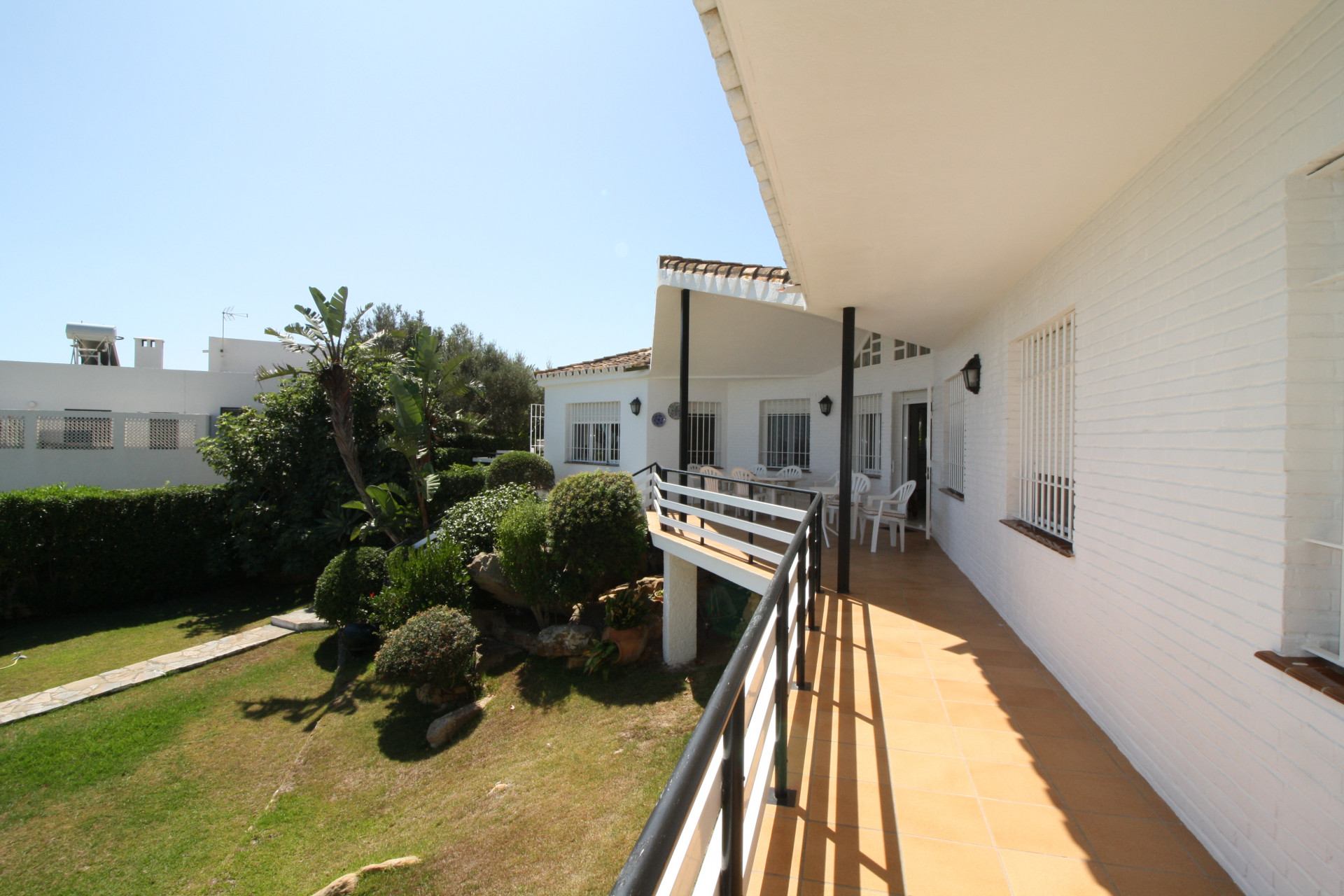 Villa en venta en Torreguadiaro