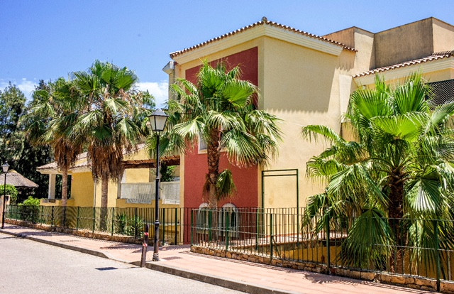 Exterior images Apartment for holiday rent in Pueblo Nuevo de Guadiaro