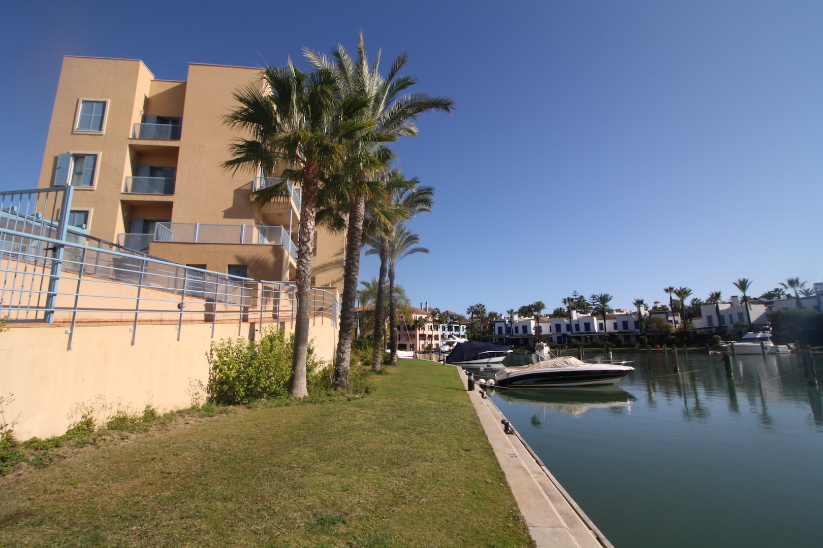 Imagenes Atraque en venta en Marina de Sotogrande