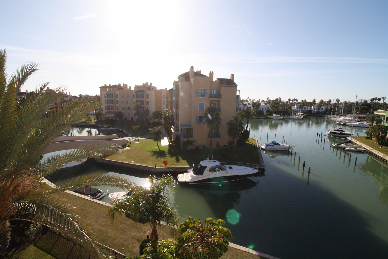 Exterior Atraque en venta en Marina de Sotogrande
