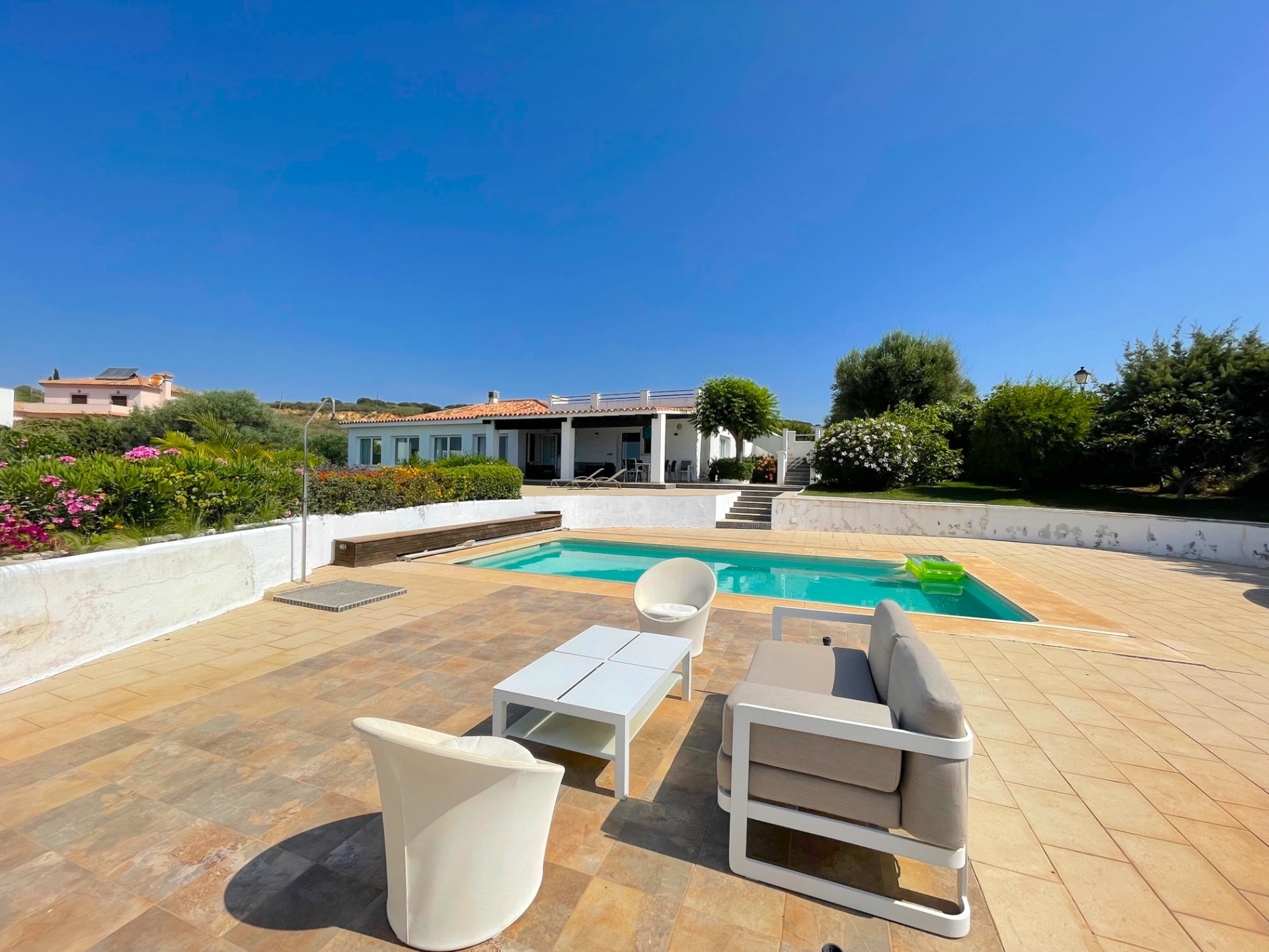 Exterior Villa for sale in Torreguadiaro