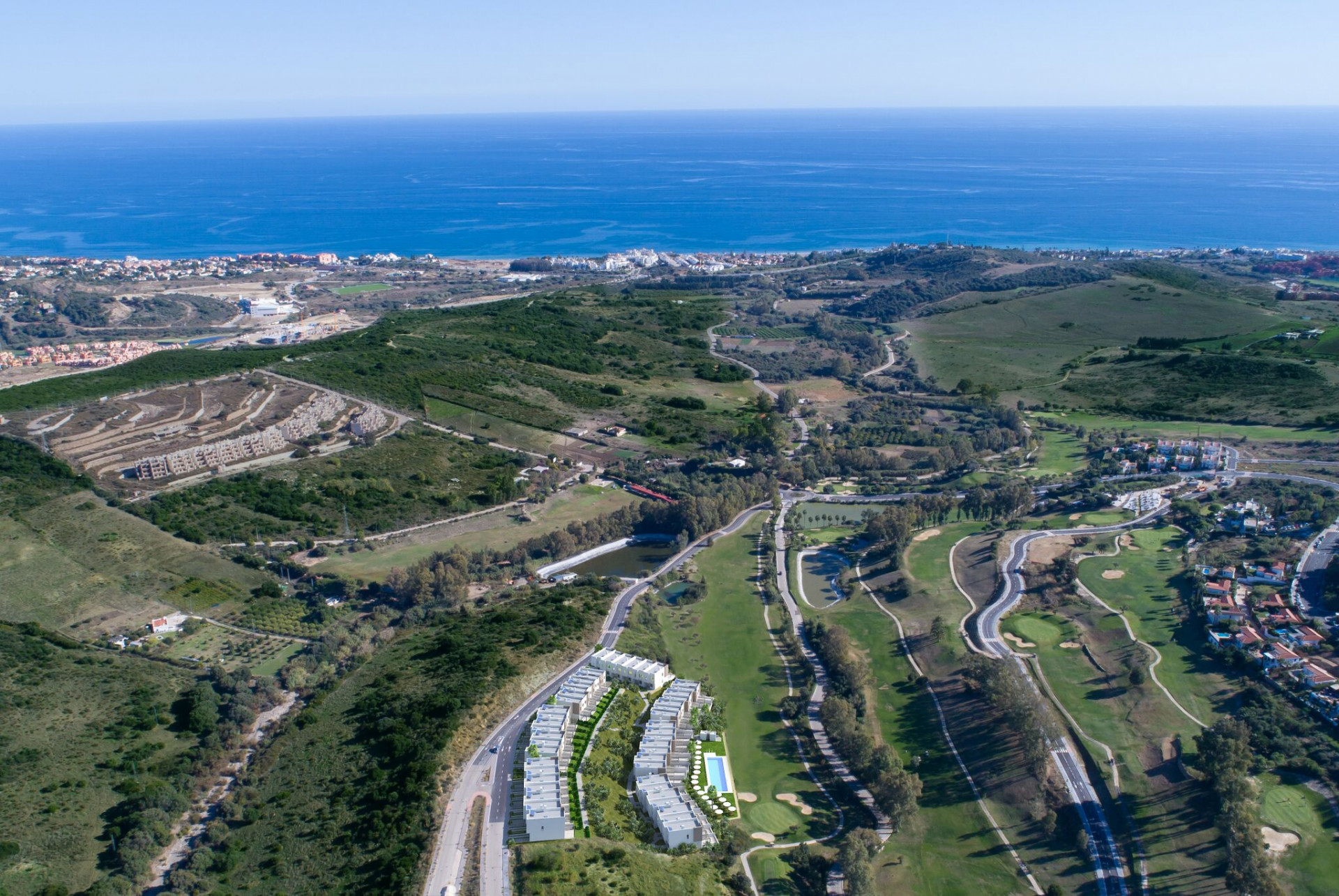 New and Exclusive first line golf complex of townhouses in Estepona