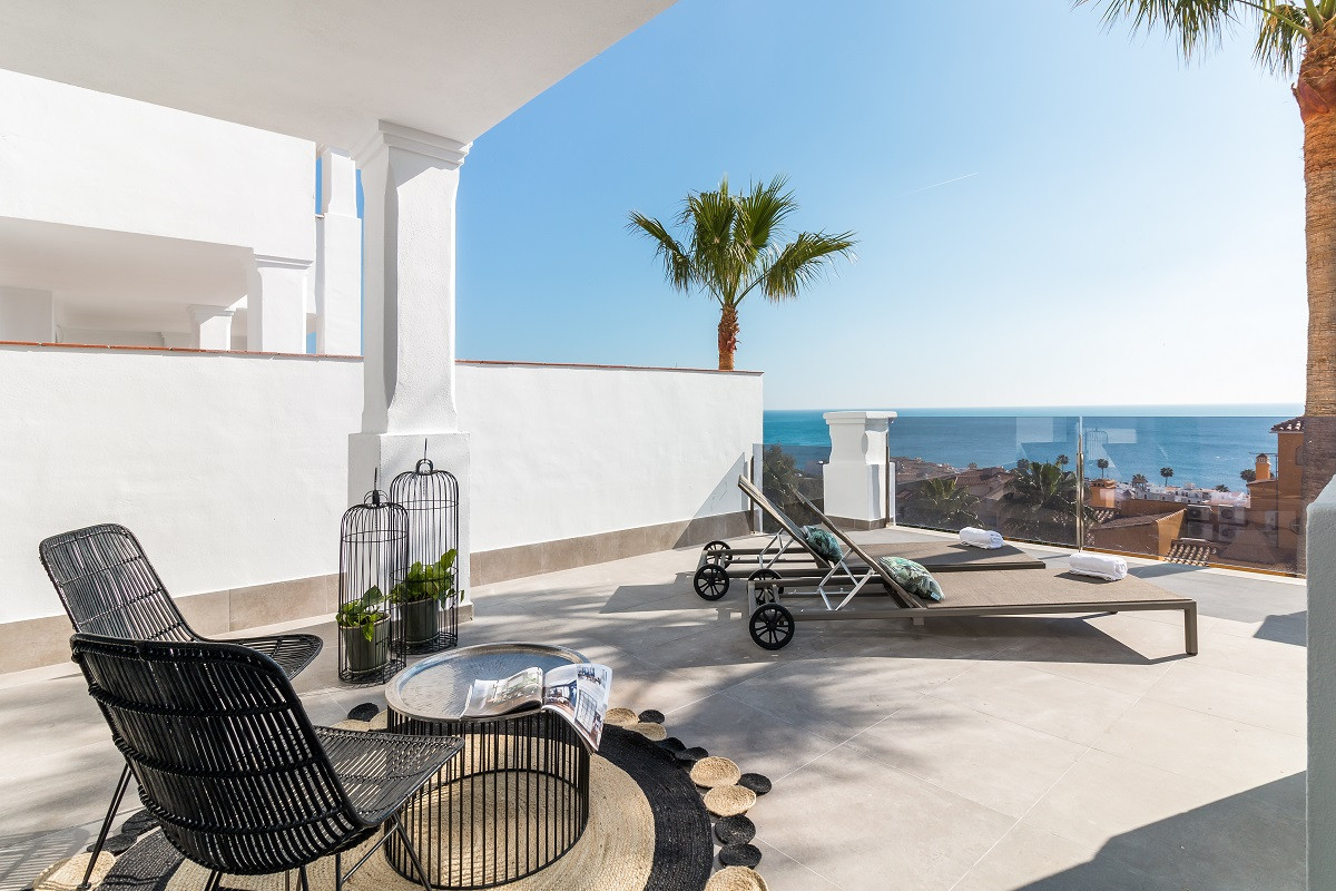 Bargain beach apartments and penthouses in La Paloma – Manilva