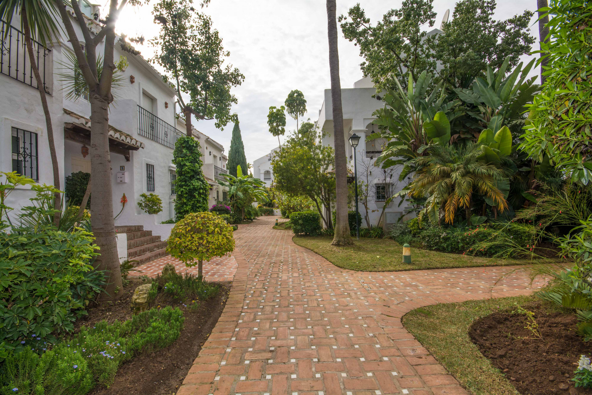Cozy townhouse for sale on the Golden Mile in Marbella