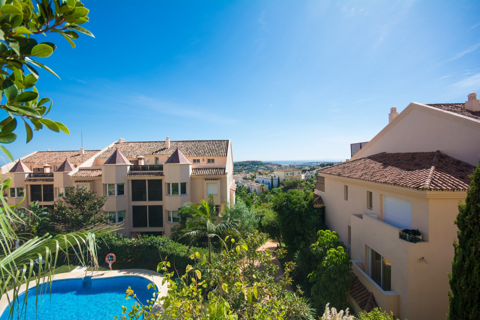 Luxury apartment for sale in Nueva Andalucia – Marbella