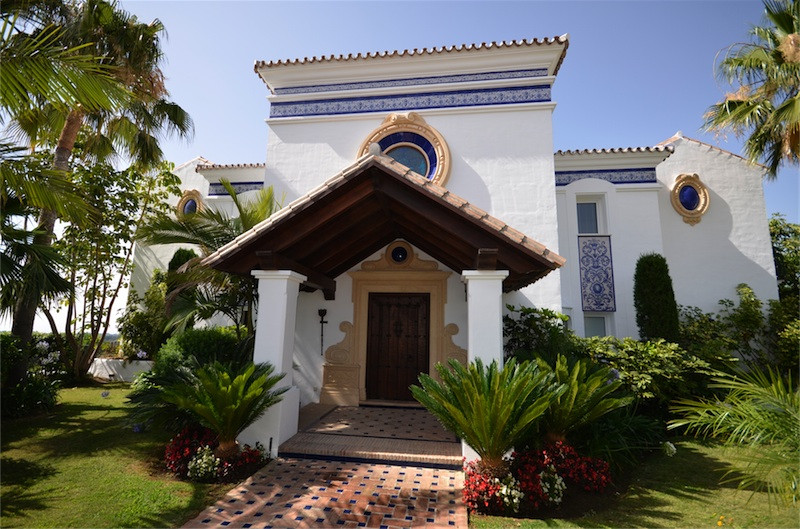 Villa for sale in Benahavis