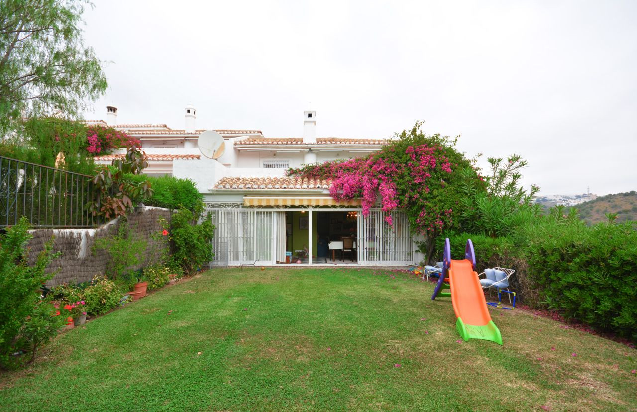 Townhouse for sale in Calahonda