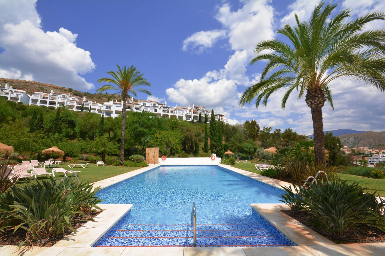 Luxury apartment for sale in La Quinta – Marbella