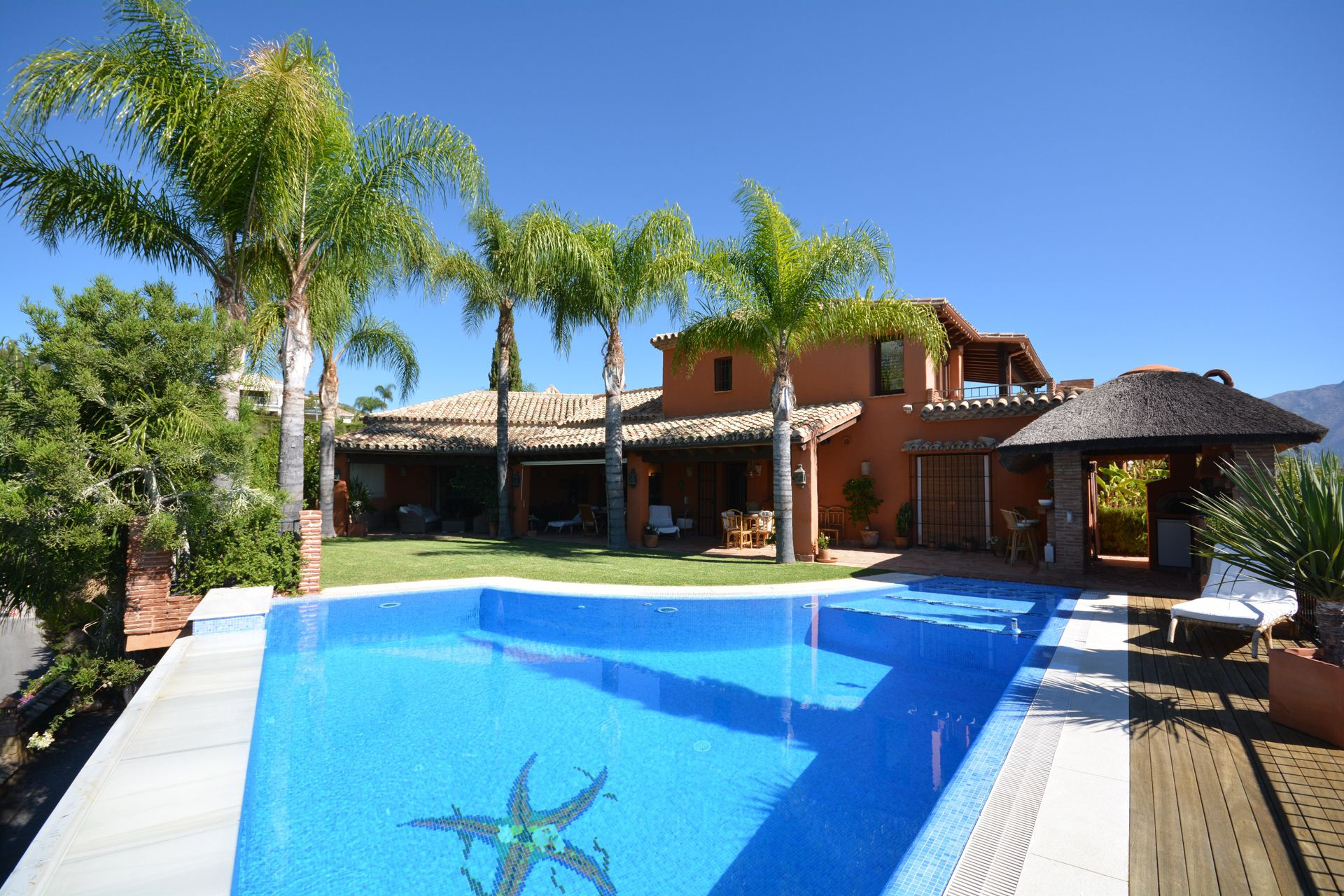 Rustic villa to buy in Nueva Andalucia – Benahavis - Marbella