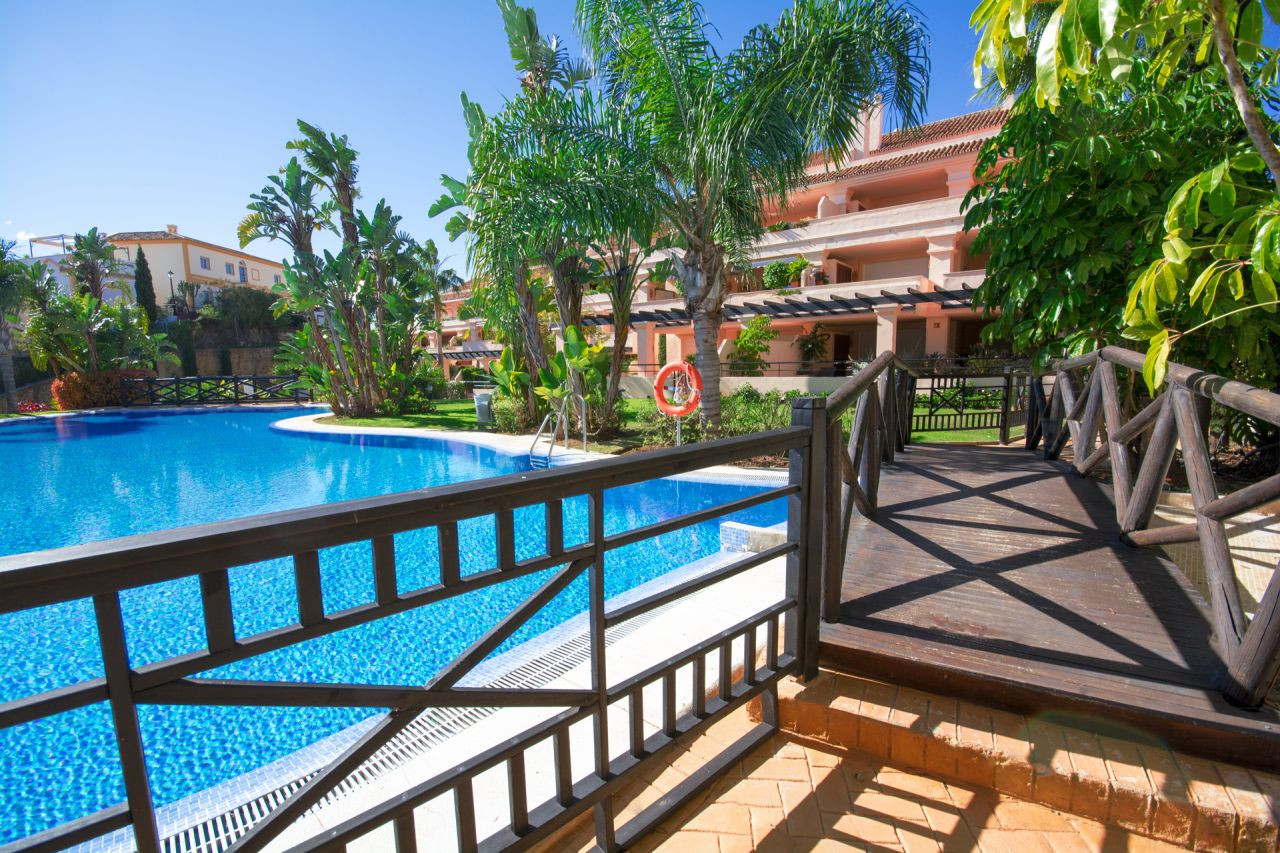 Luxury duplex penthouse for sale in Nueva Andalucia – Marbella
