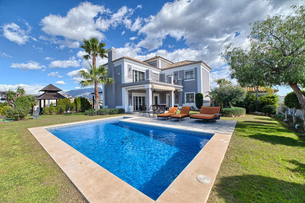 Andalucían style villa for sale in Benahavis