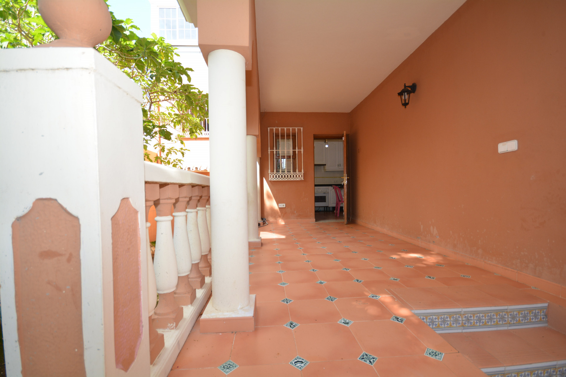 Detached villa to reform in a highly desired area in Estepona West - Perfect investment