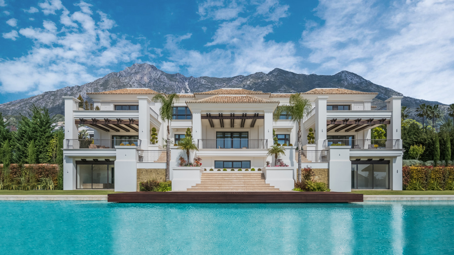 Modern Andalusian mansion for sale in Sierra Blanca – Marbella